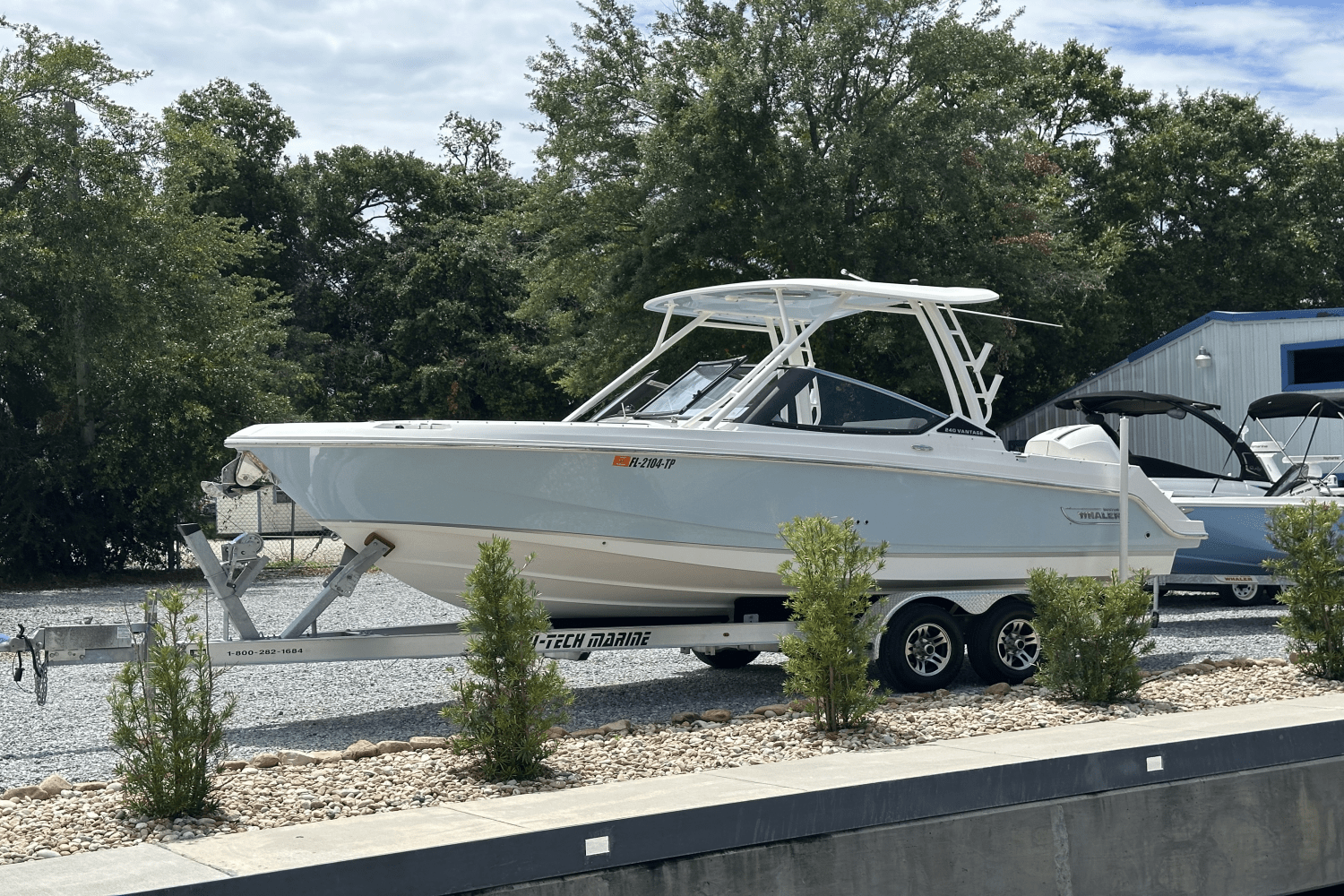 2023 Boston Whaler 24 VANTAGE Image Thumbnail #5