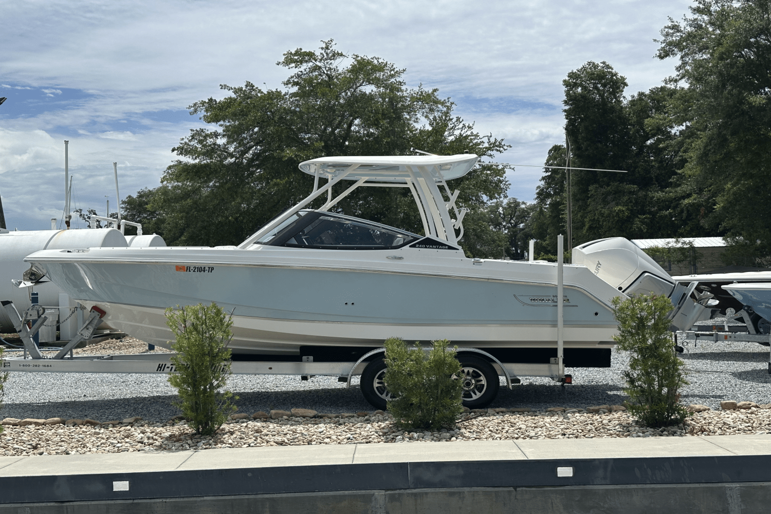 2023 Boston Whaler 24 VANTAGE Image Thumbnail #4