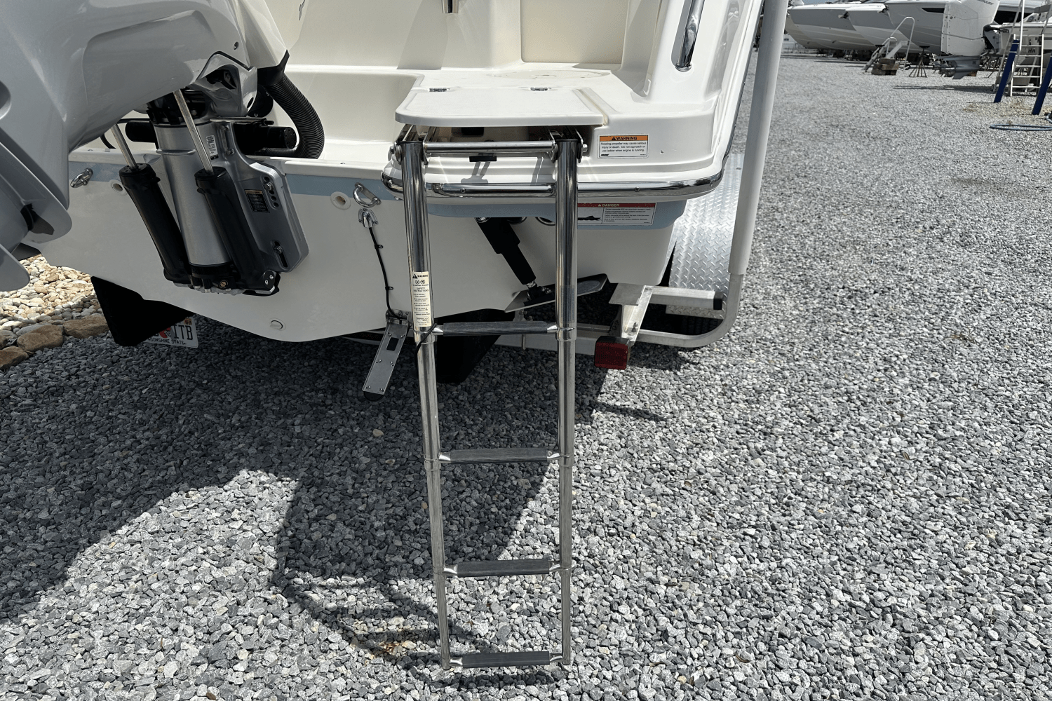 2023 Boston Whaler 24 VANTAGE Image Thumbnail #8
