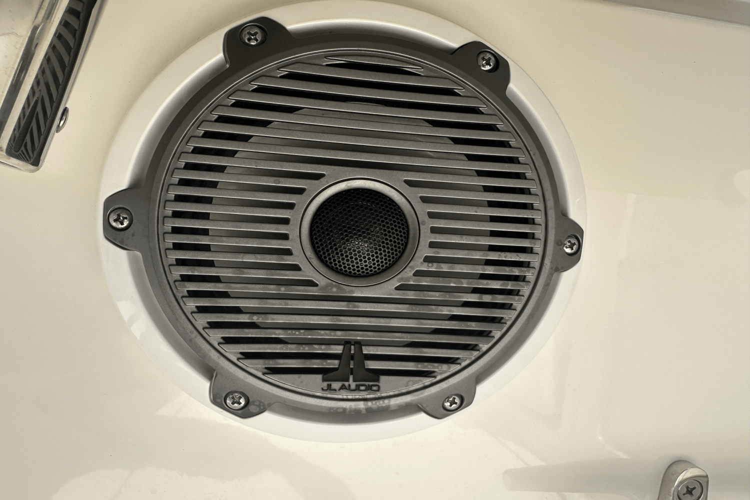 2023 Boston Whaler 24 VANTAGE Image Thumbnail #42