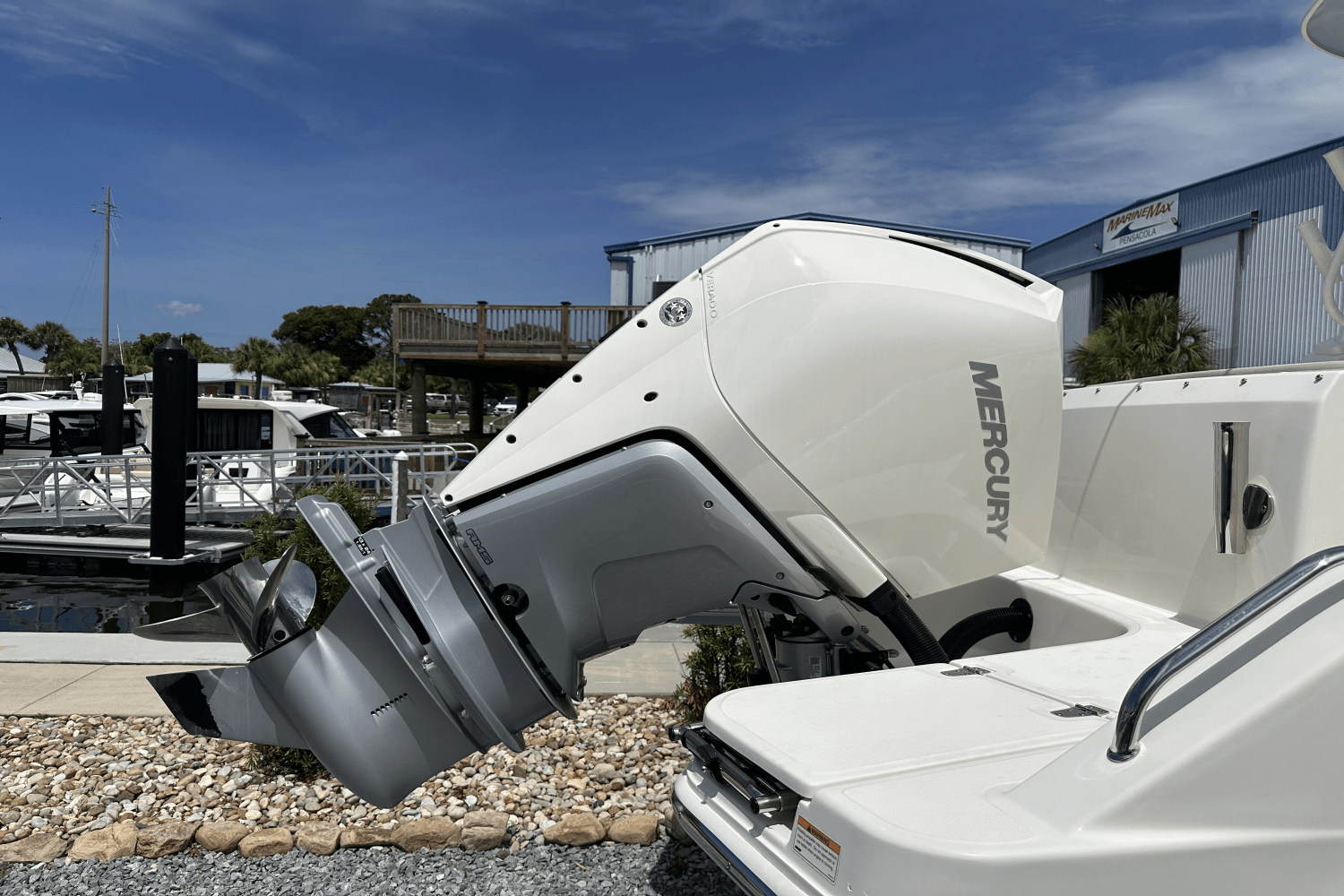2023 Boston Whaler 24 VANTAGE Image Thumbnail #7