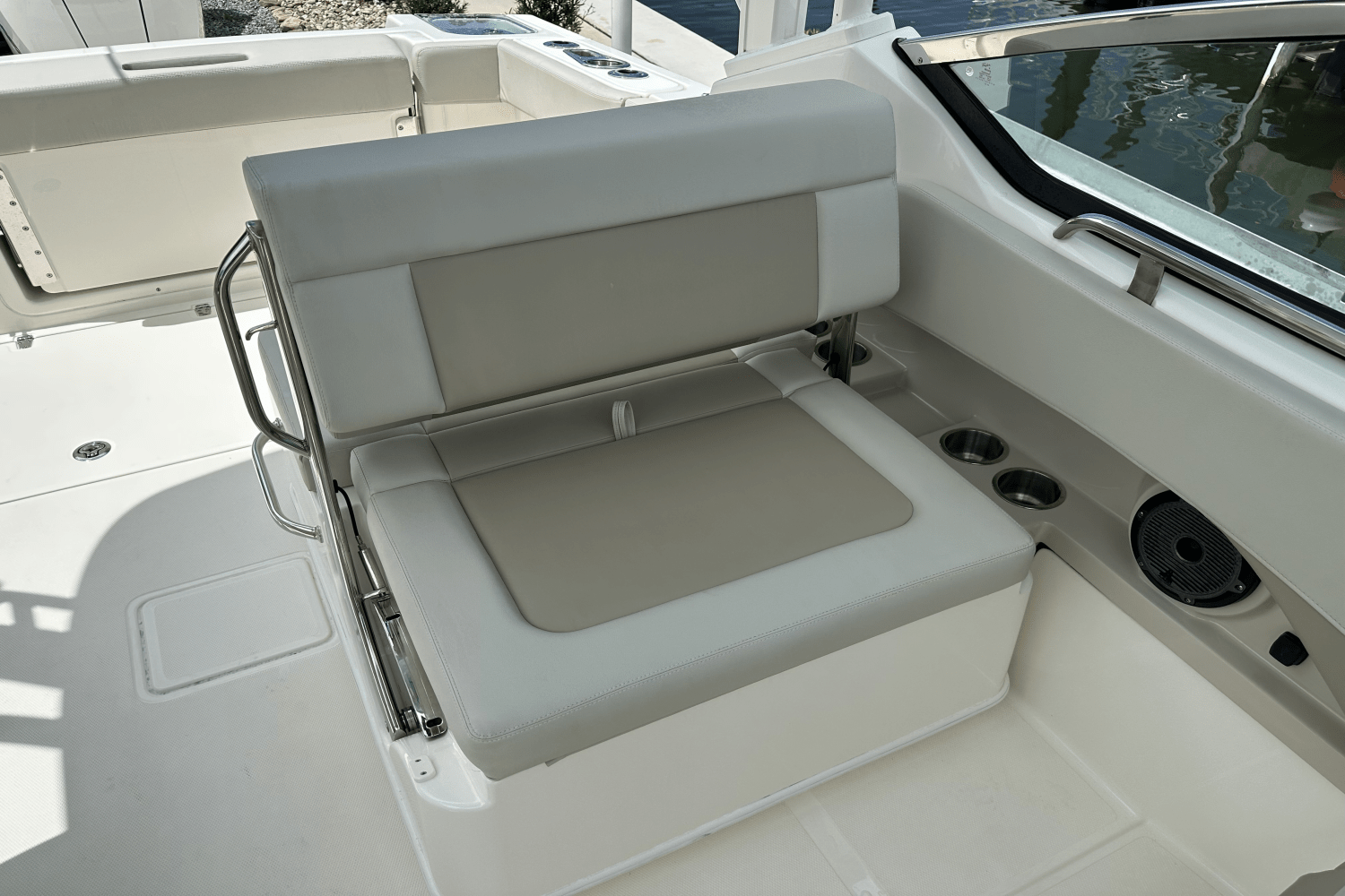 2023 Boston Whaler 24 VANTAGE Image Thumbnail #16