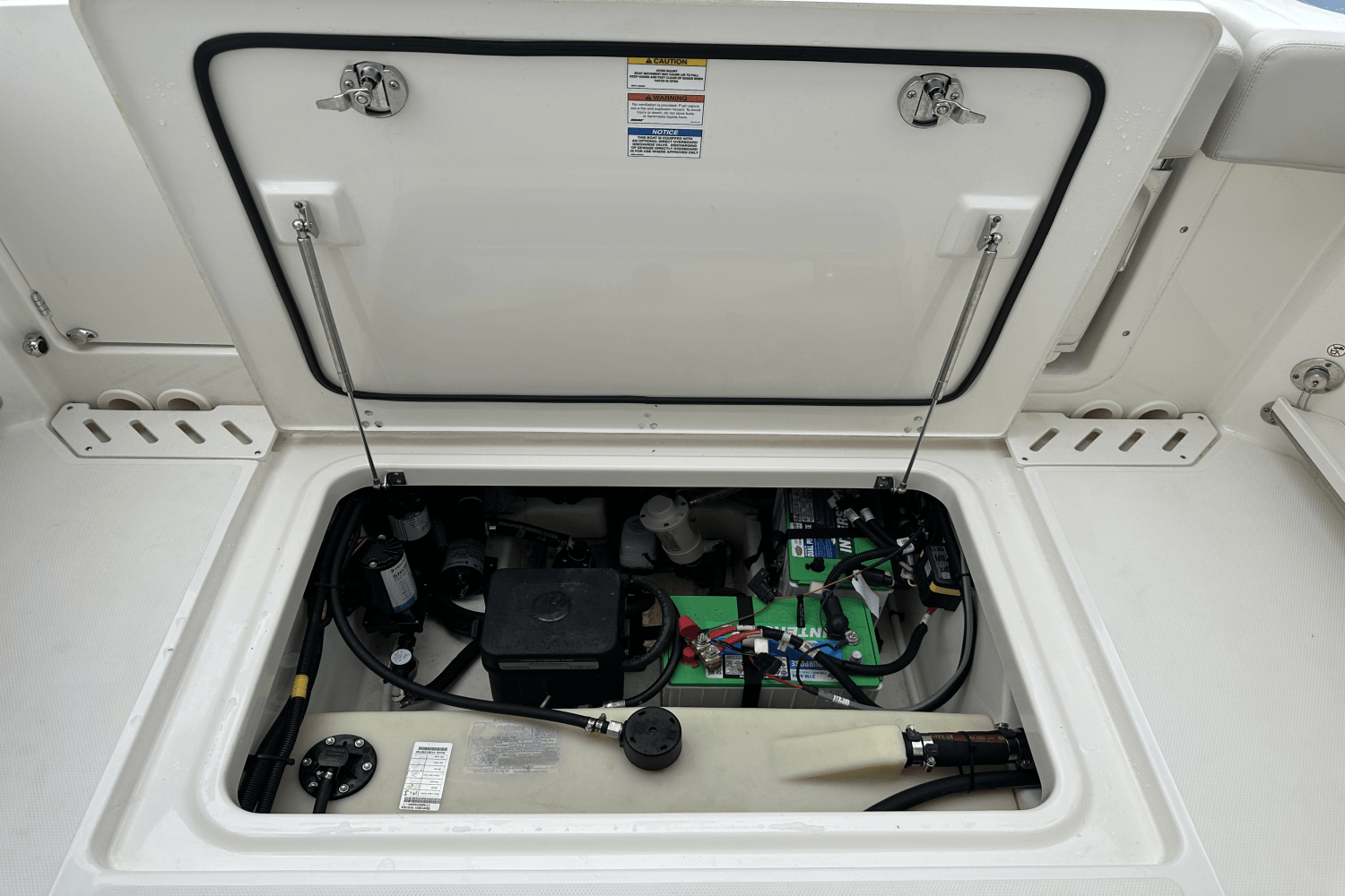 2023 Boston Whaler 24 VANTAGE Image Thumbnail #28