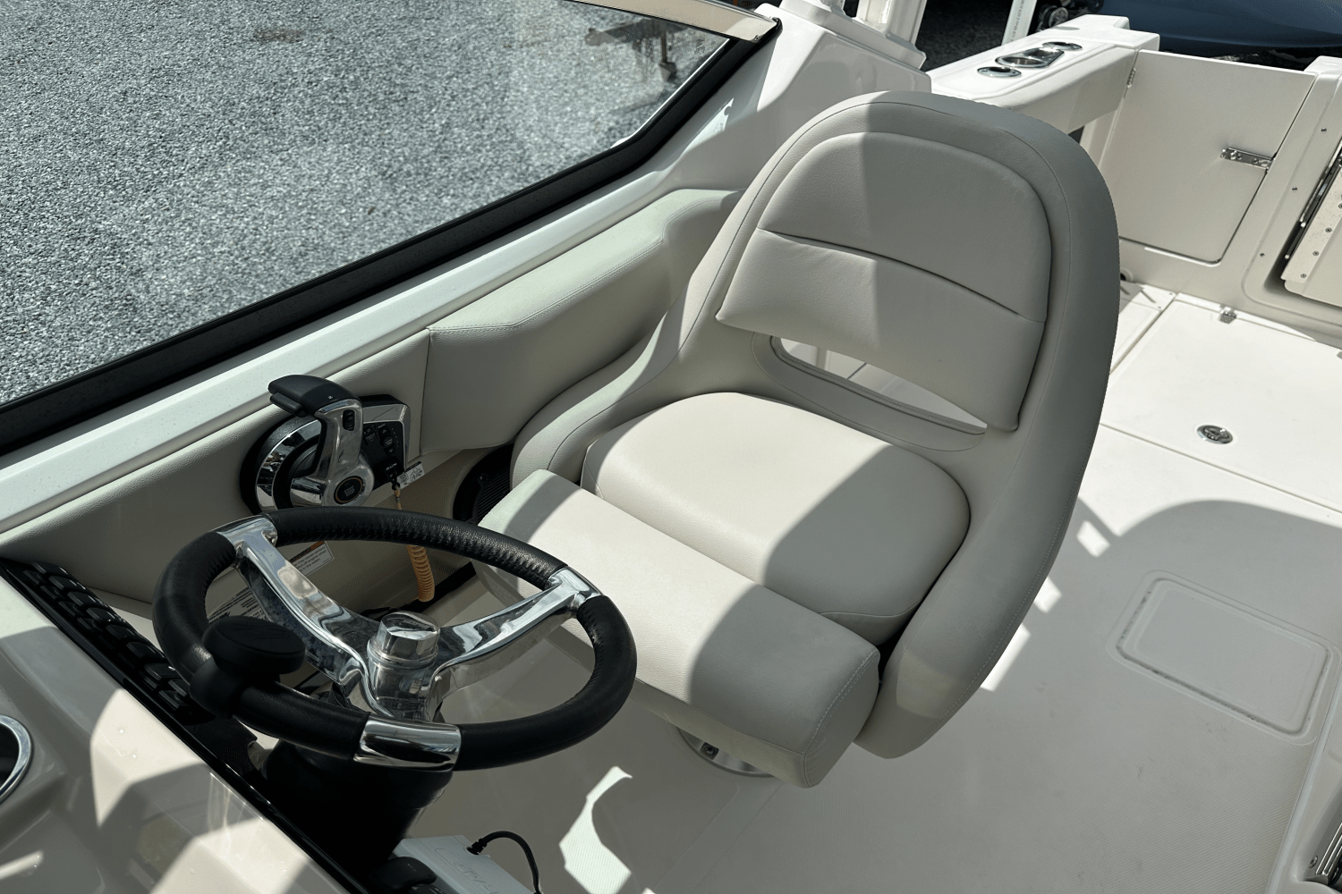 2023 Boston Whaler 24 VANTAGE Image Thumbnail #18