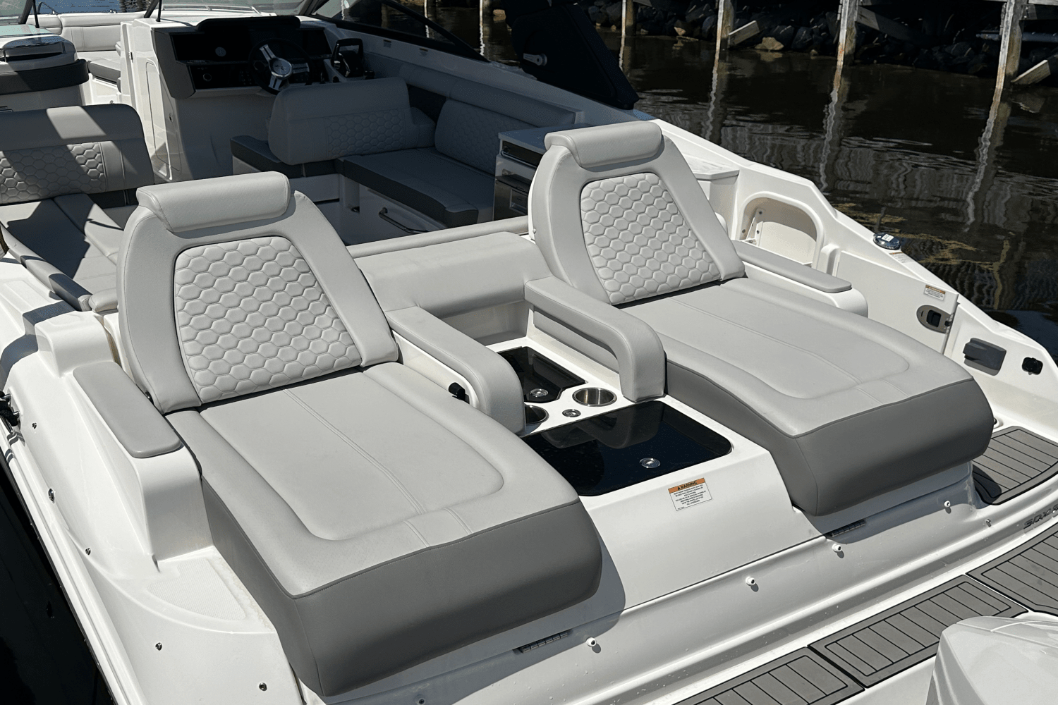 2024 Sea Ray 290 SD-OB Image Thumbnail #10