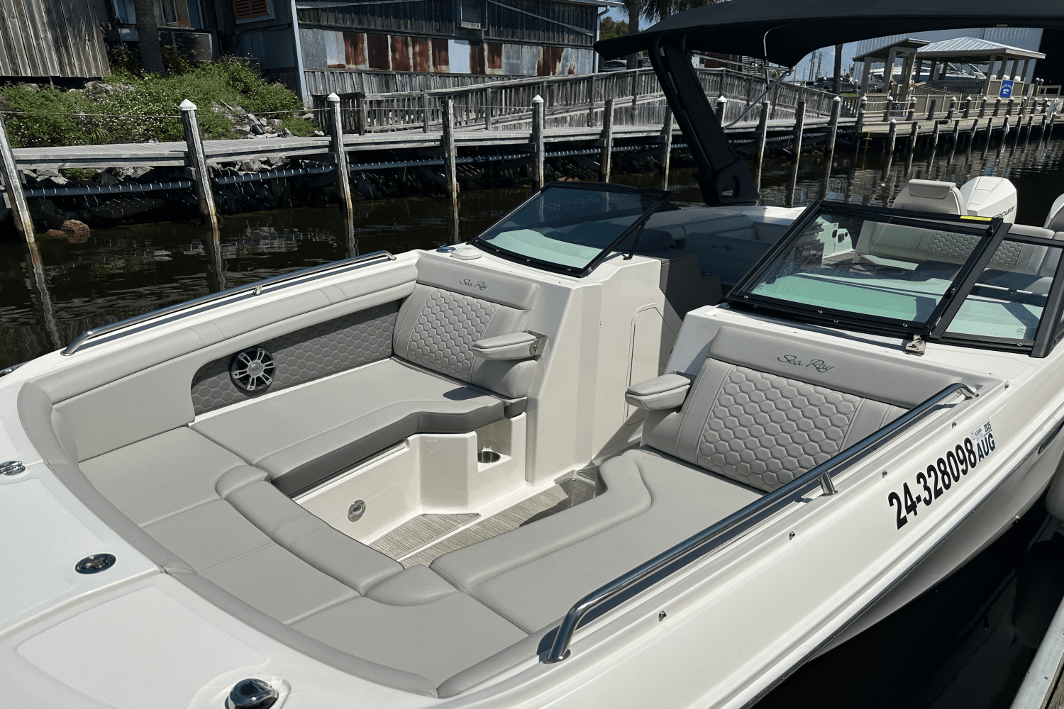 2024 Sea Ray 290 SD-OB Image Thumbnail #8