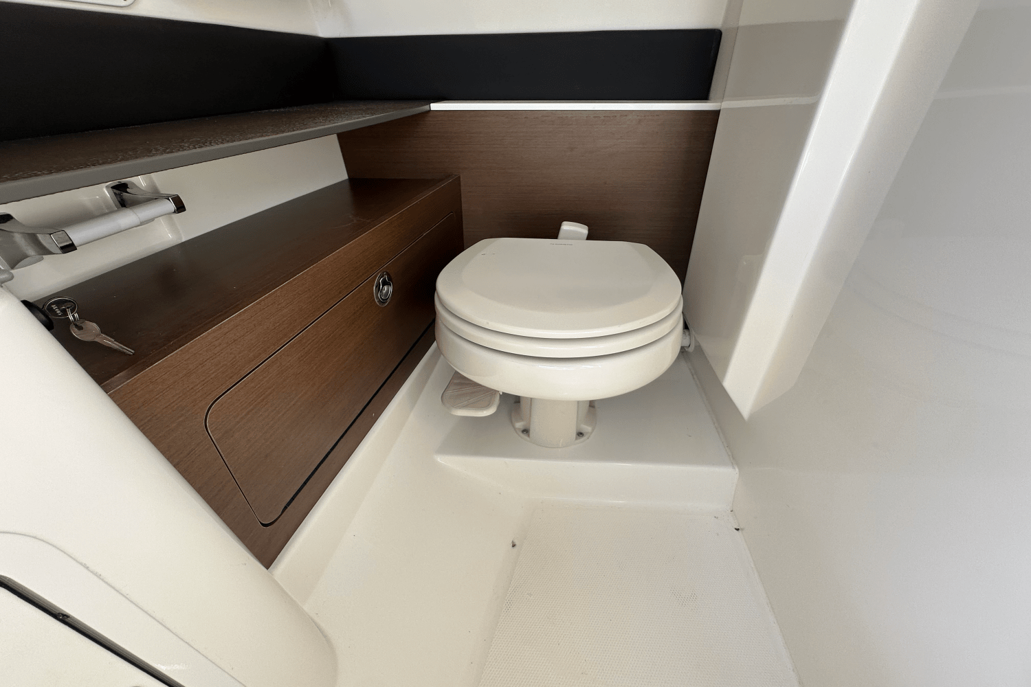 2024 Sea Ray 290 SD-OB Image Thumbnail #43