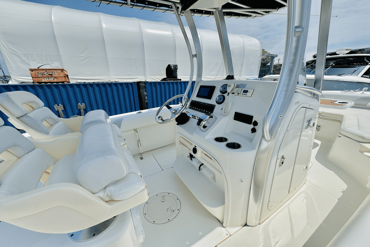 2012 Boston Whaler 220 OUTRAGE Image Thumbnail #28