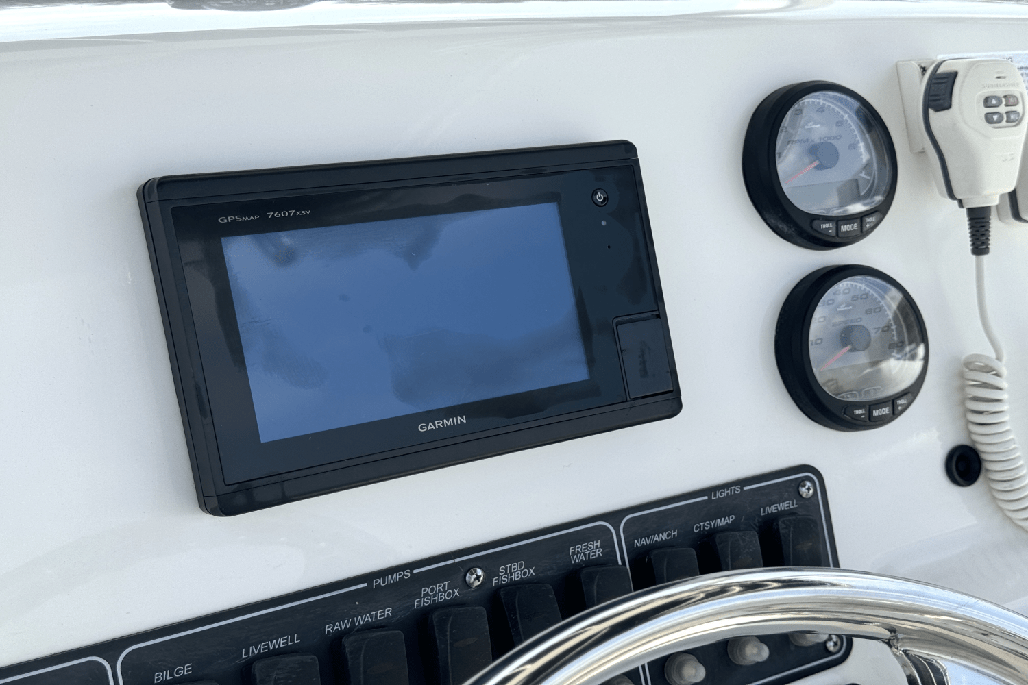 2012 Boston Whaler 220 OUTRAGE Image Thumbnail #35