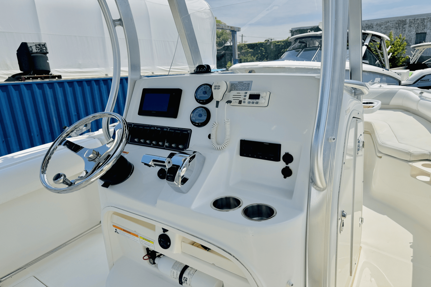 2012 Boston Whaler 220 OUTRAGE Image Thumbnail #31