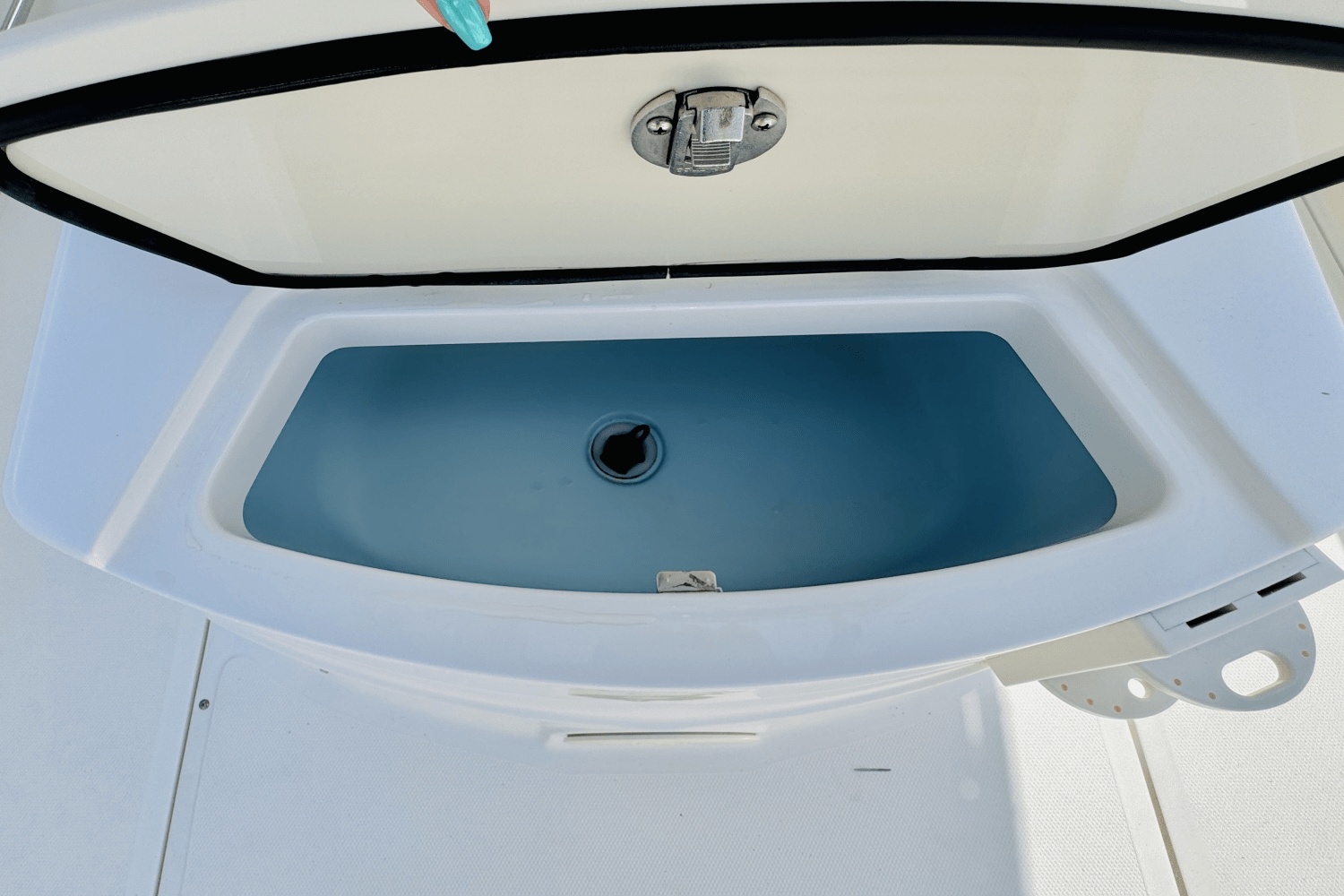 2012 Boston Whaler 220 OUTRAGE Image Thumbnail #20