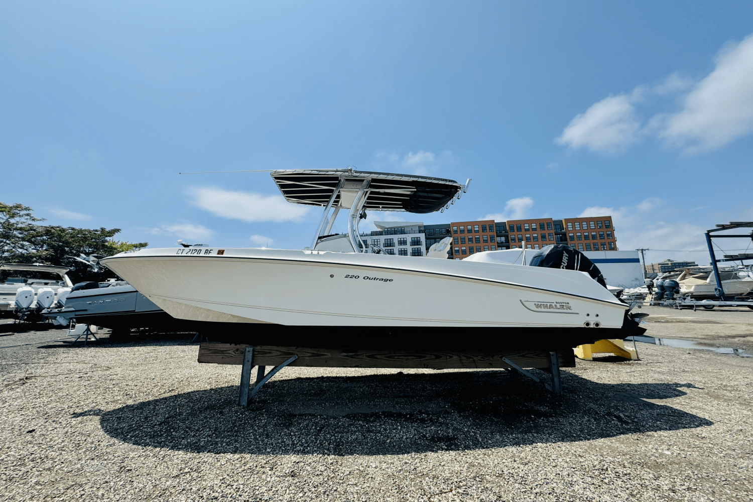 2012 Boston Whaler 220 OUTRAGE Image Thumbnail #4