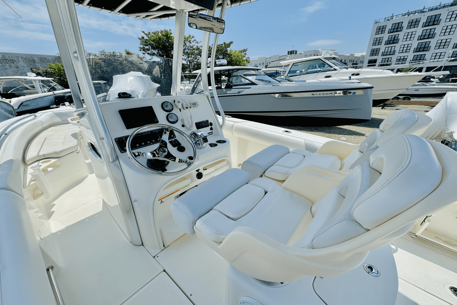 2012 Boston Whaler 220 OUTRAGE Image Thumbnail #29