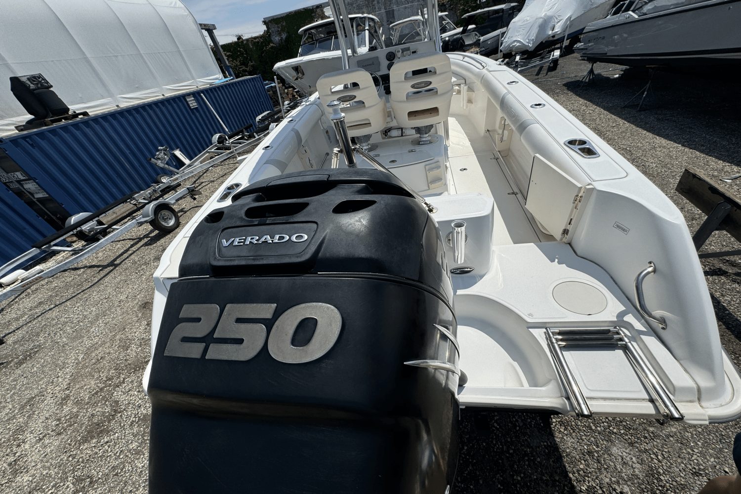 2012 Boston Whaler 220 OUTRAGE Image Thumbnail #9