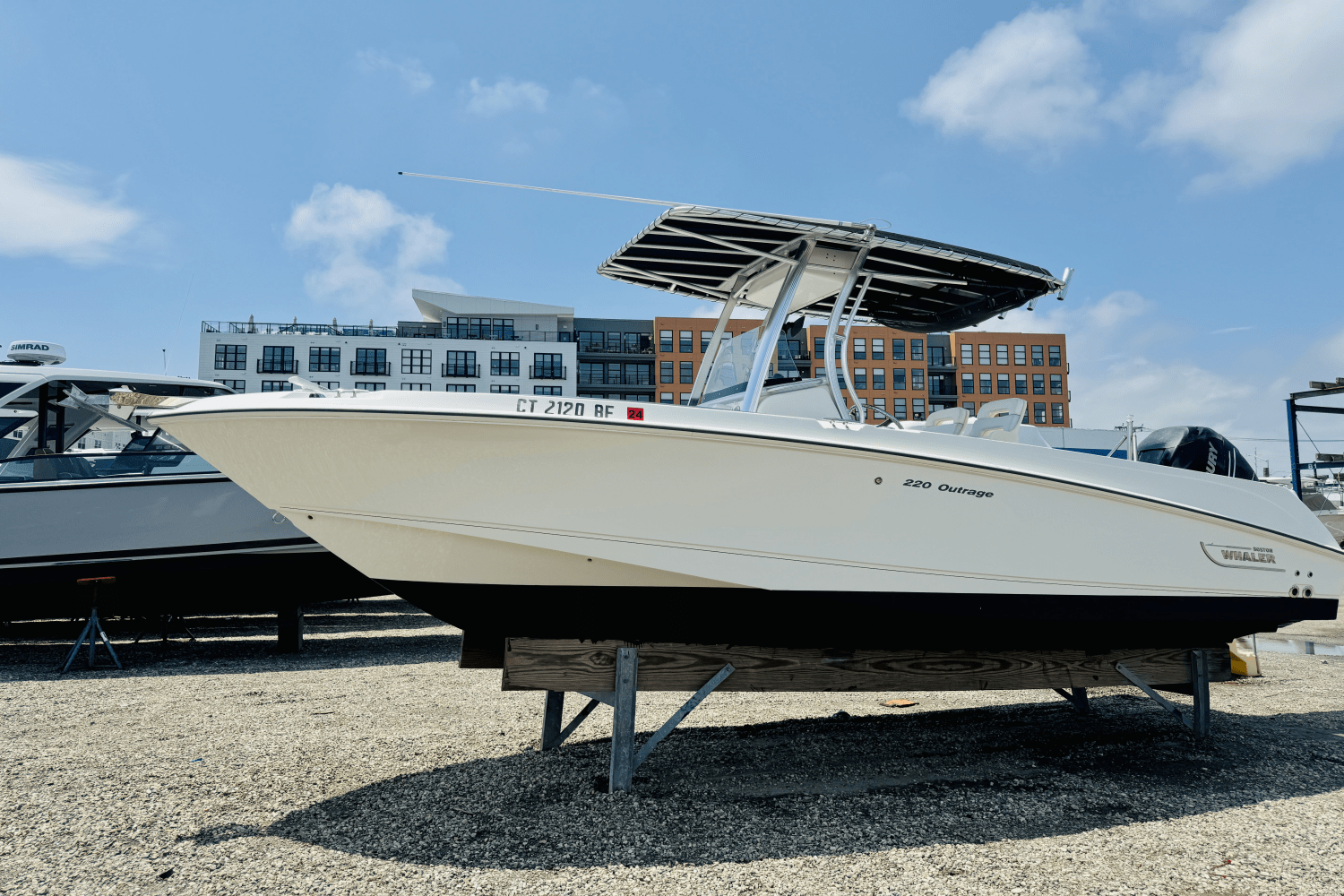 2012 Boston Whaler 220 OUTRAGE Image Thumbnail #2