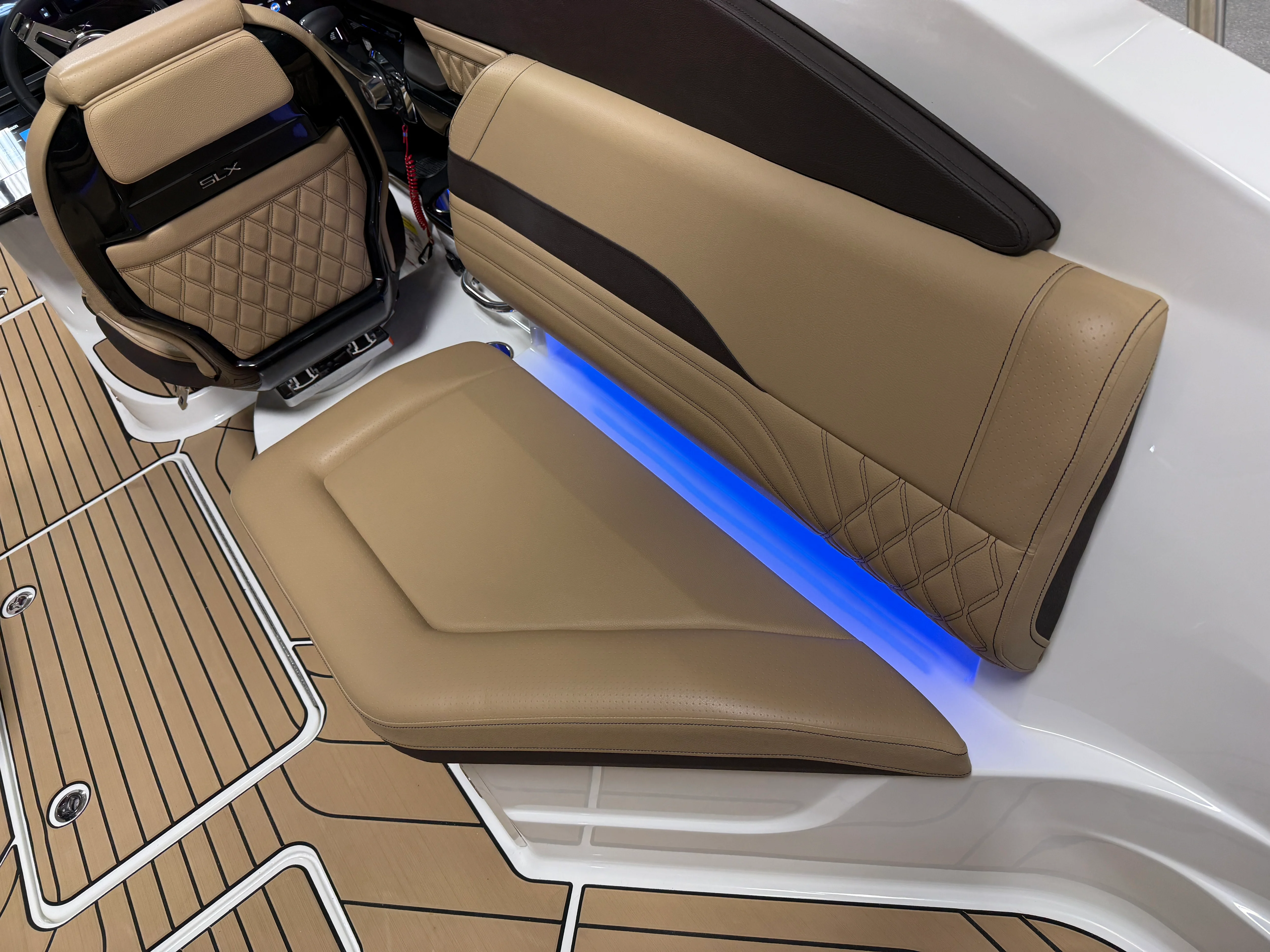 2026 Sea Ray SLX 260 Image Thumbnail #40