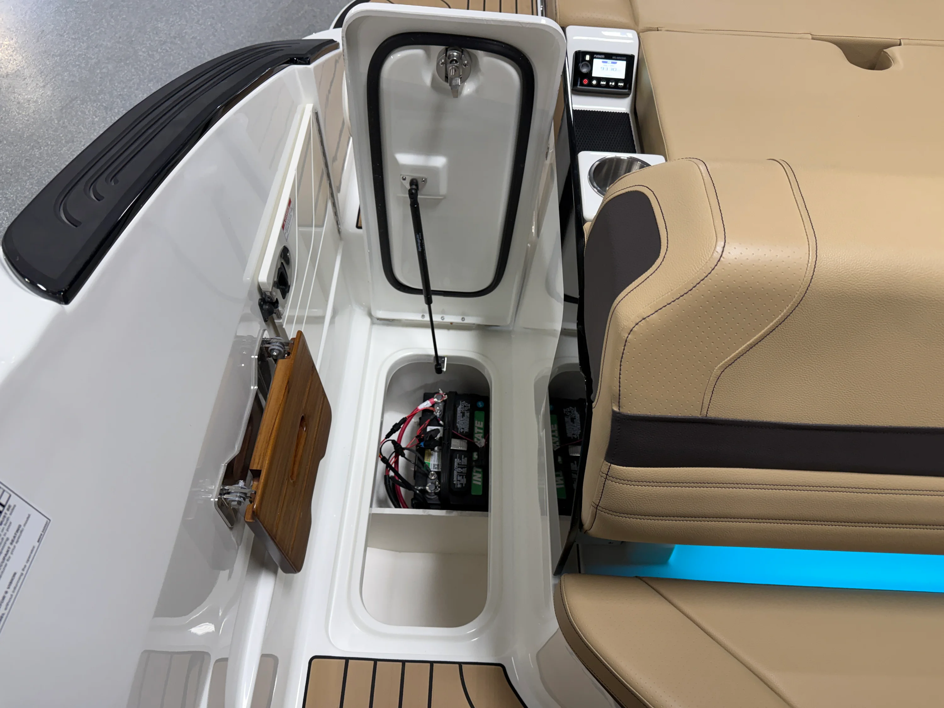 2026 Sea Ray SLX 260 Image Thumbnail #38