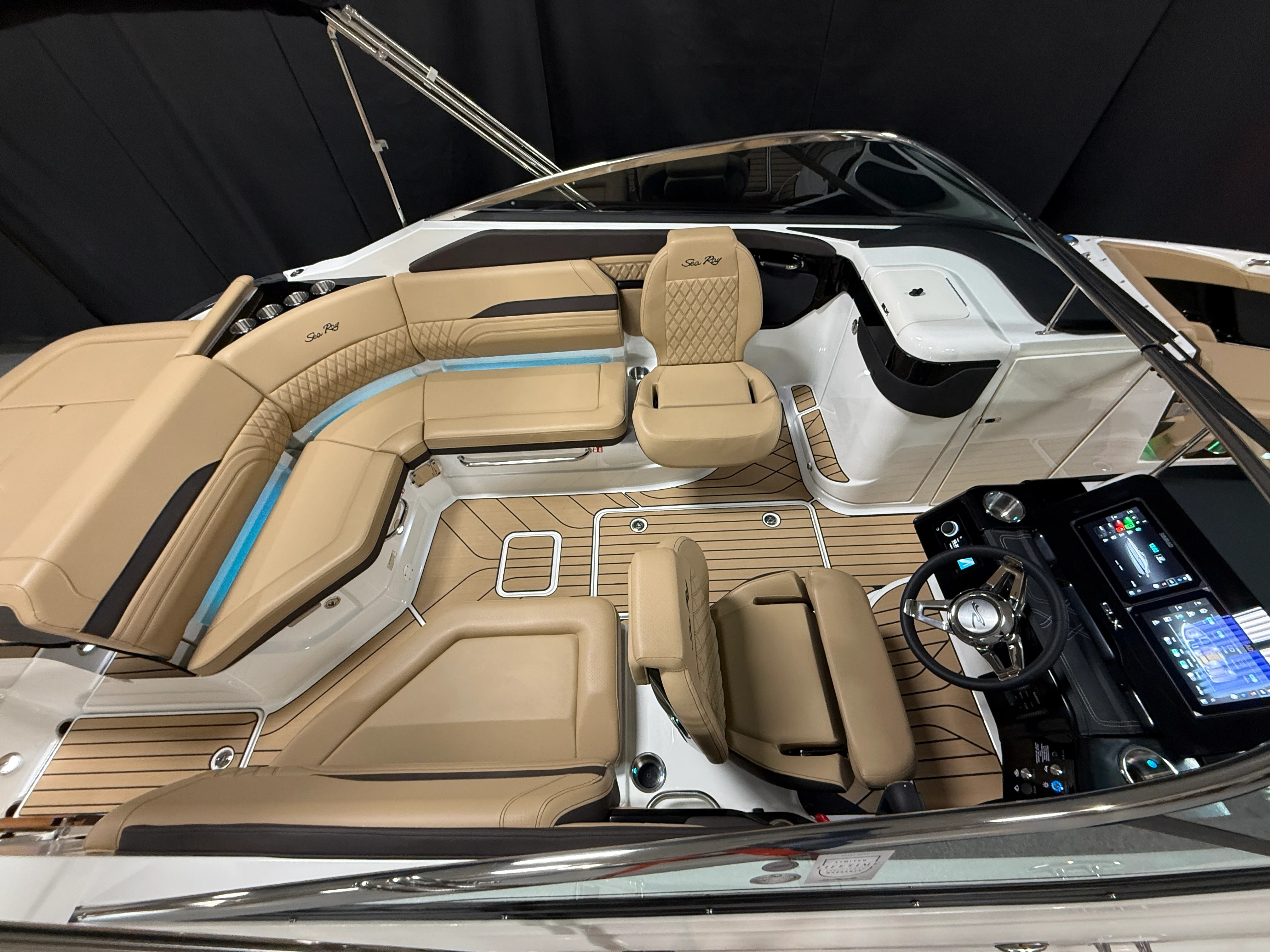 2026 Sea Ray SLX 260 Image Thumbnail #12