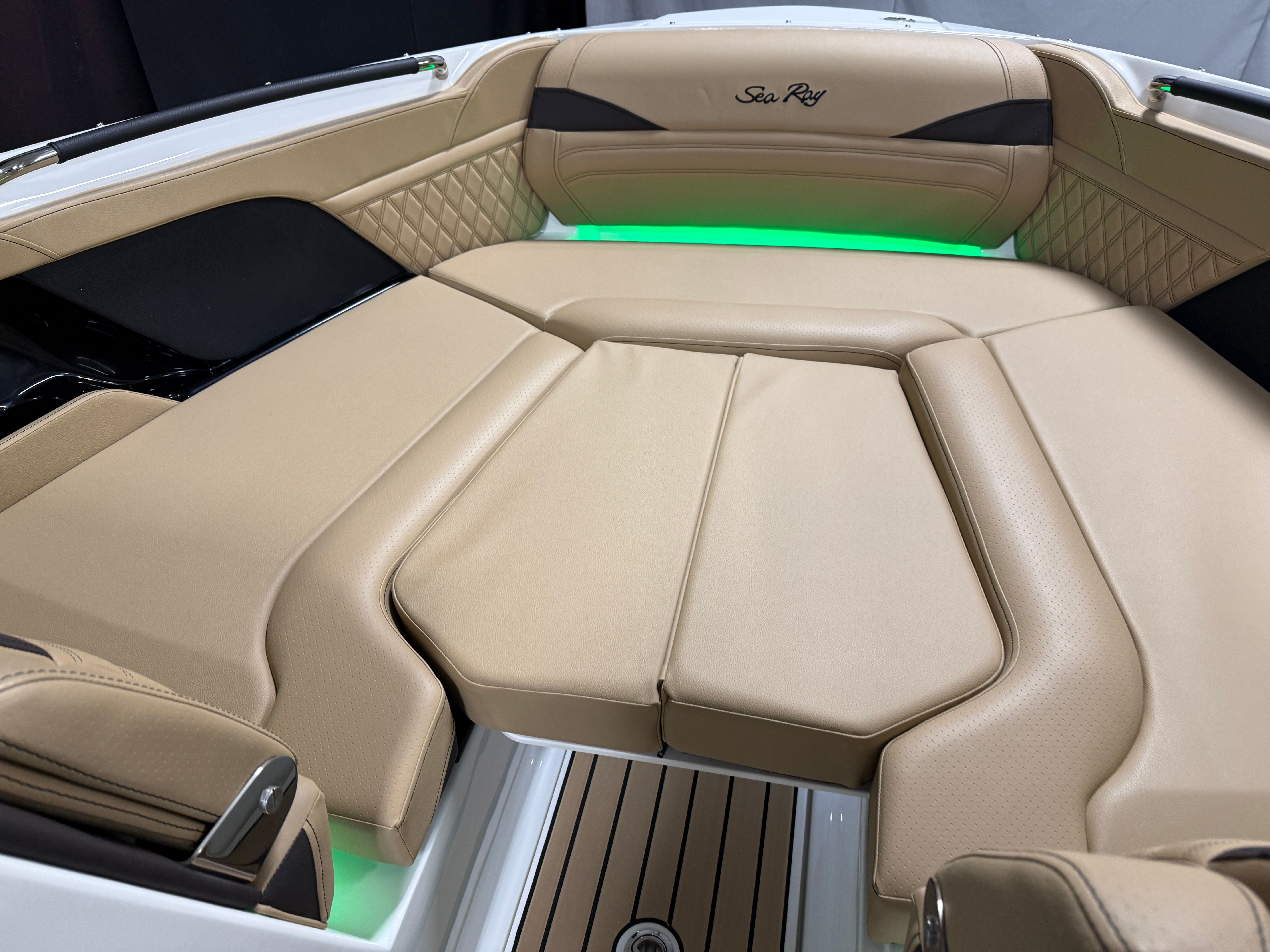 2026 Sea Ray SLX 260 Image Thumbnail #96