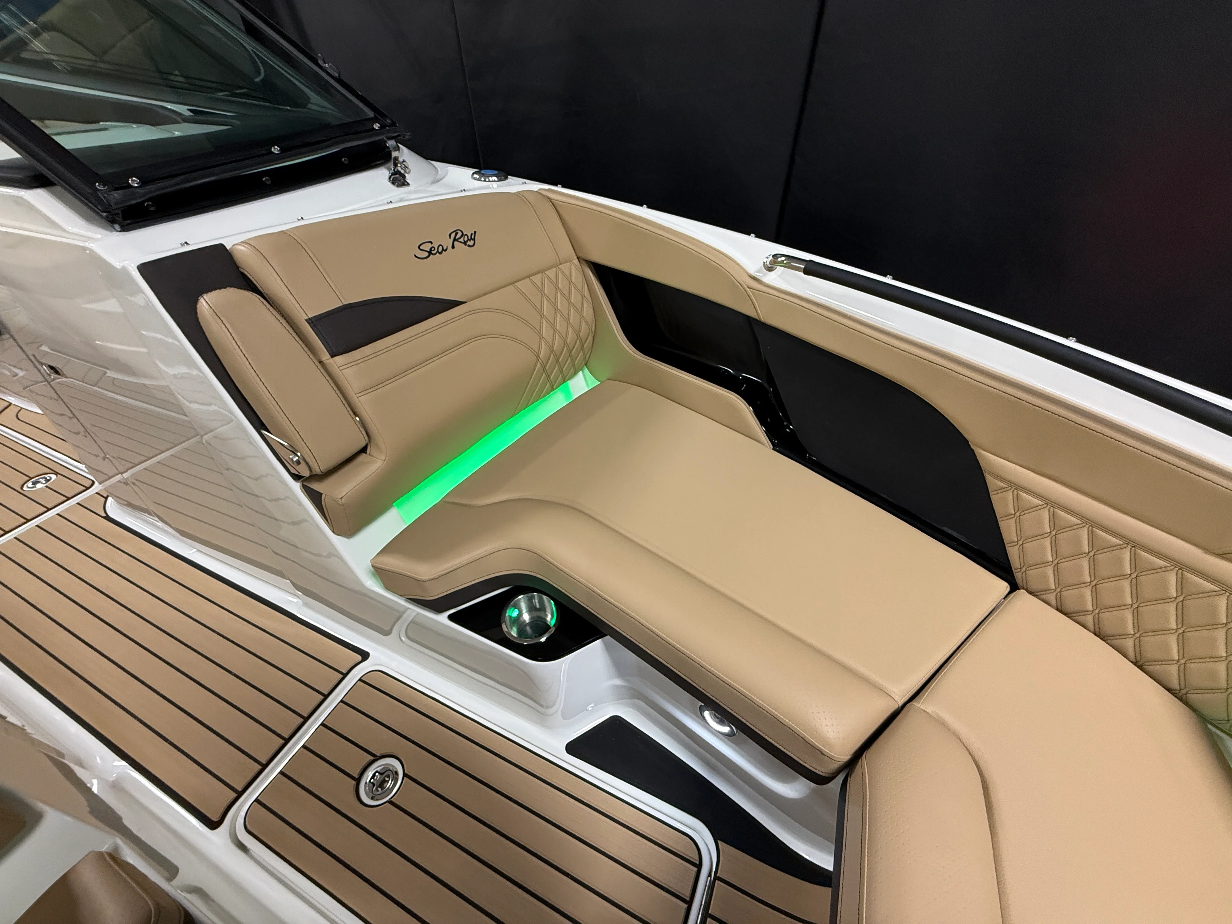 2026 Sea Ray SLX 260 Image Thumbnail #97