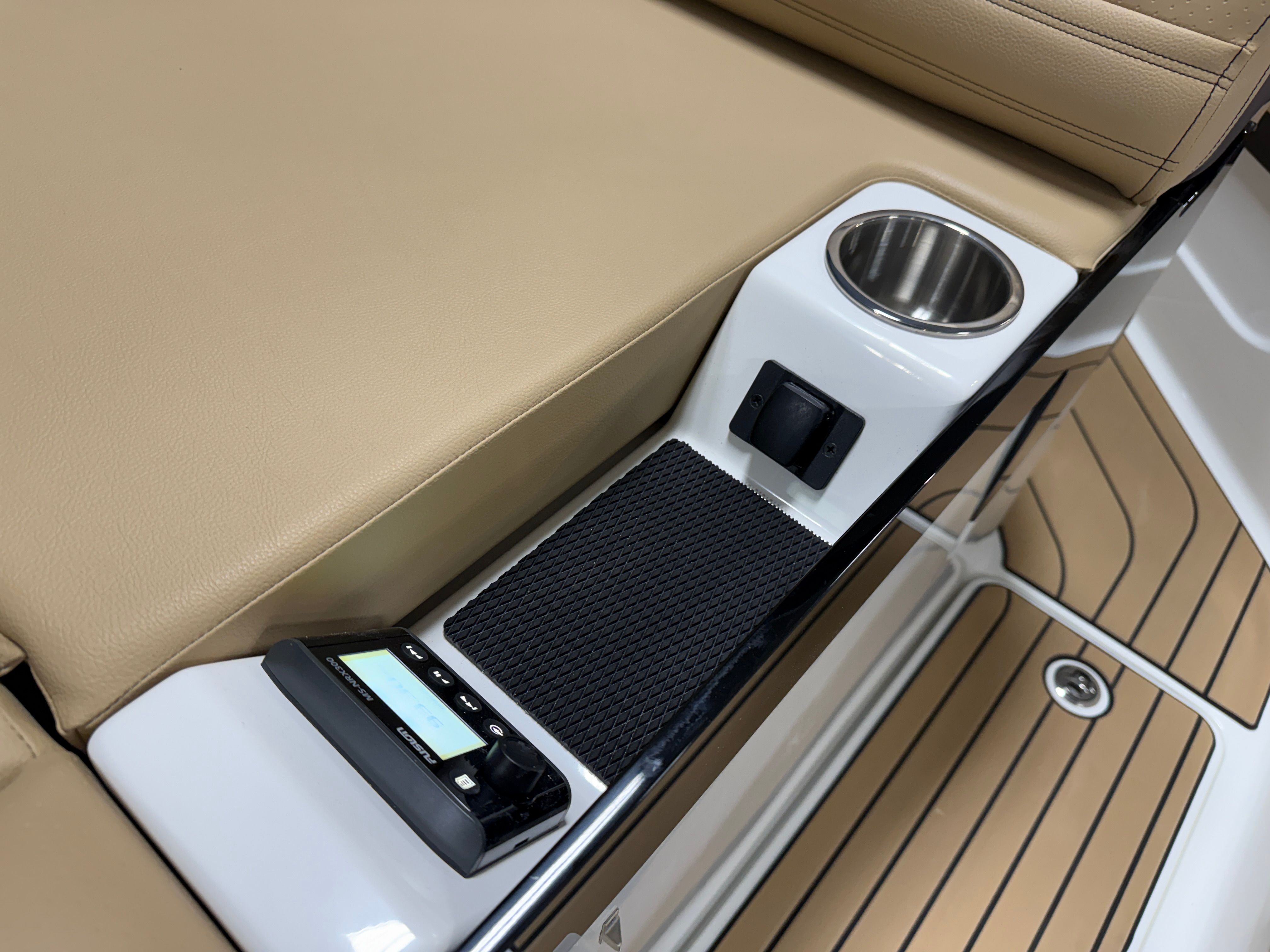 2026 Sea Ray SLX 260 Image Thumbnail #33