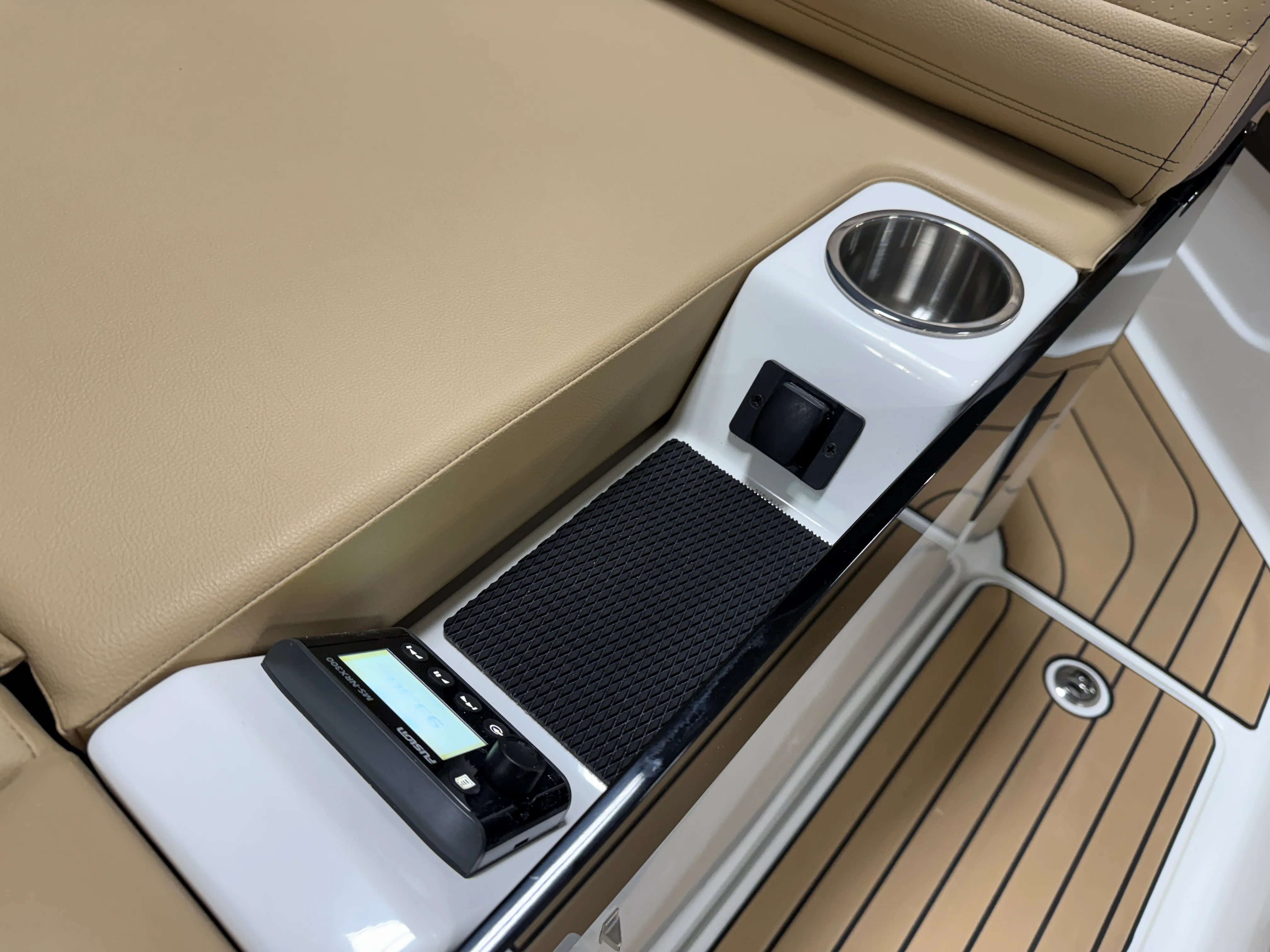 2026 Sea Ray SLX 260 Image Thumbnail #33