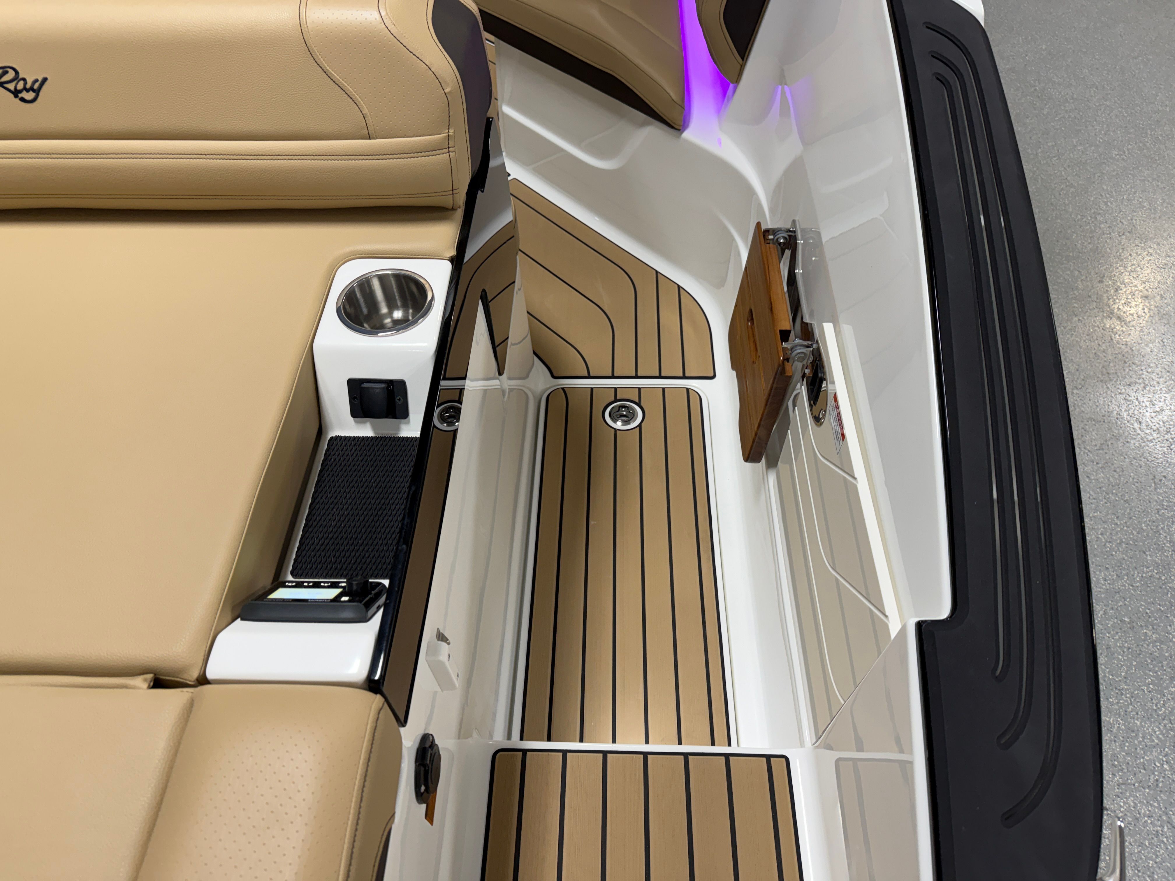 2026 Sea Ray SLX 260 Image Thumbnail #34