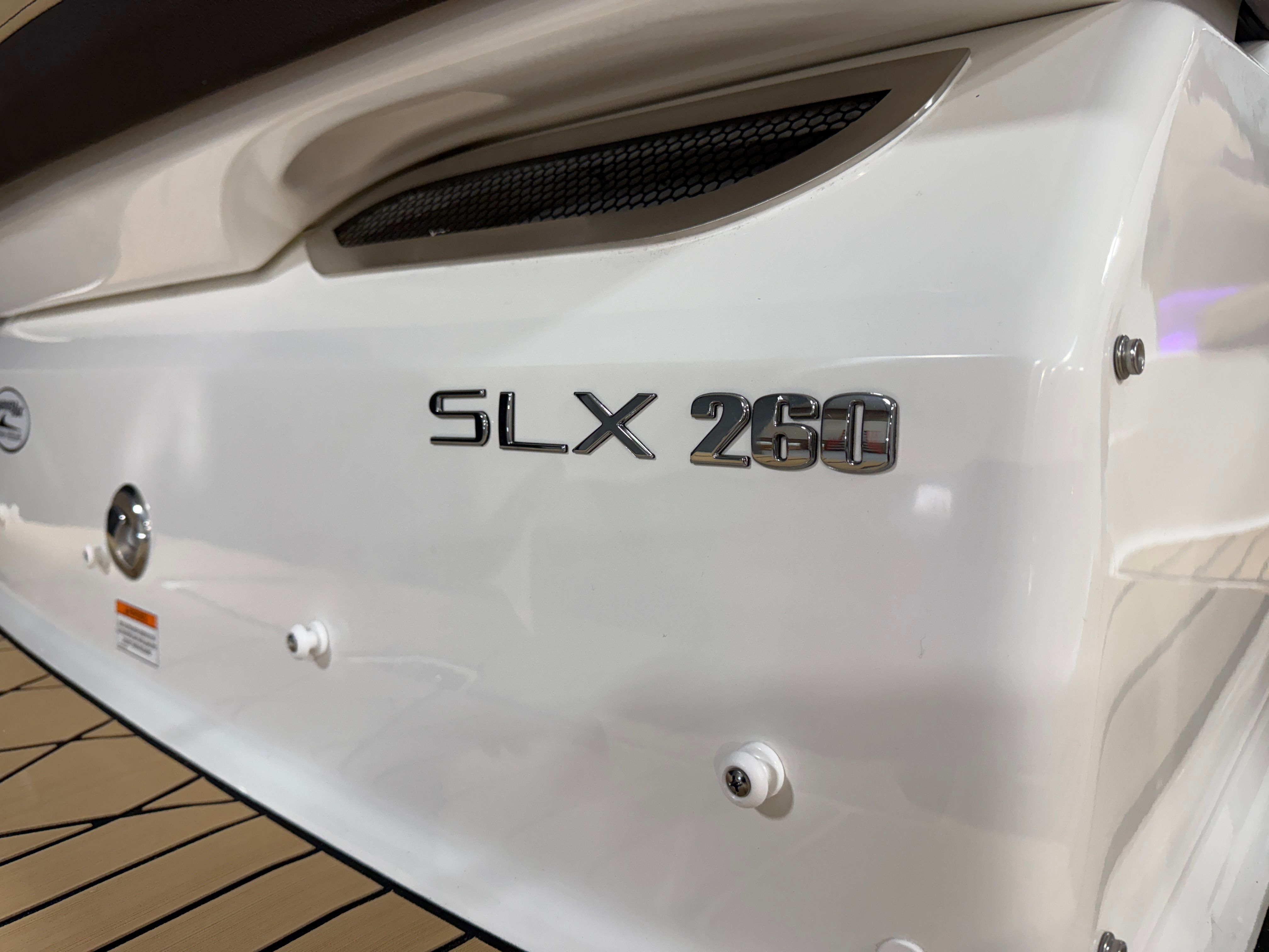 2026 Sea Ray SLX 260 Image Thumbnail #21