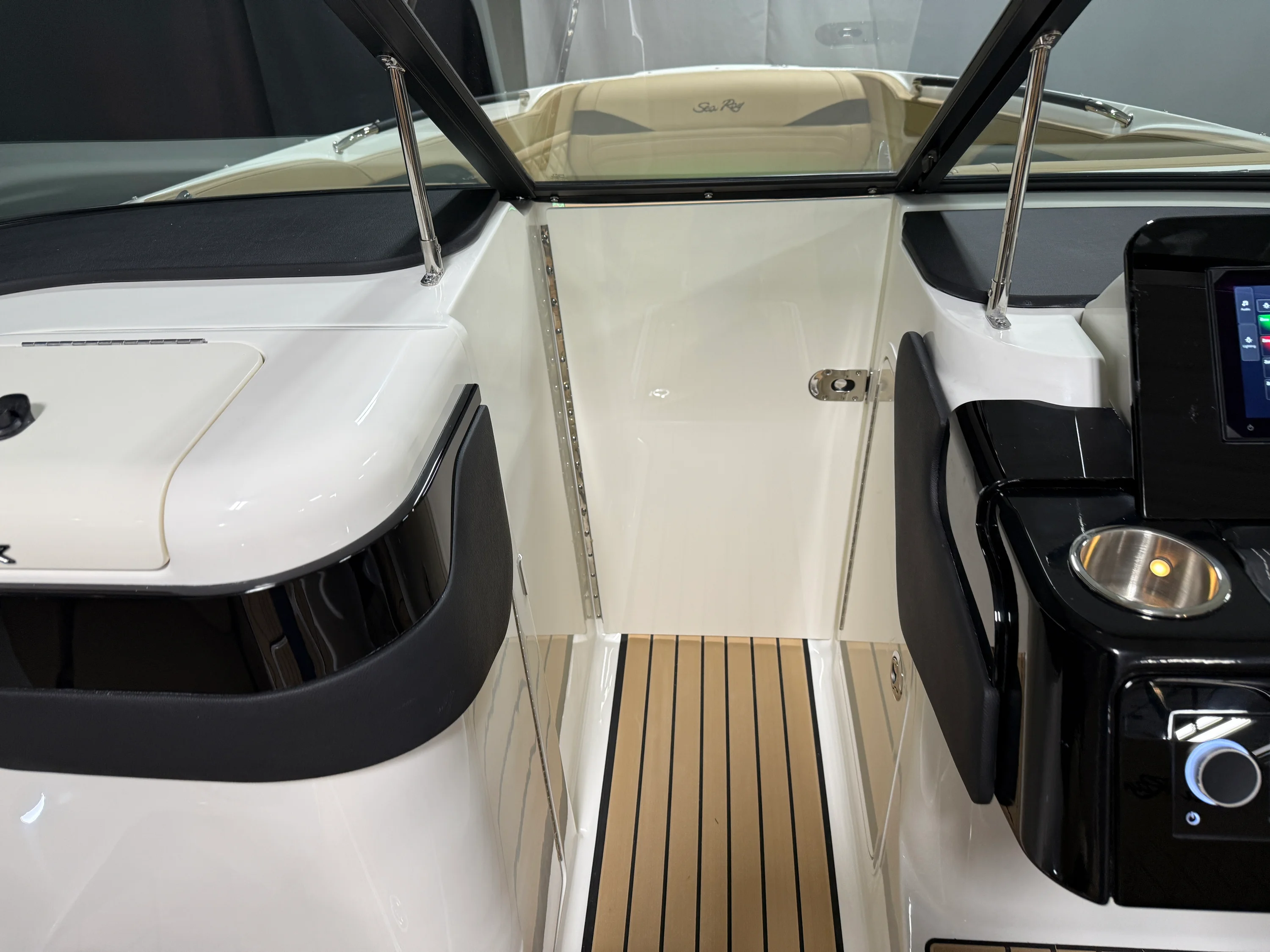 2026 Sea Ray SLX 260 Image Thumbnail #82