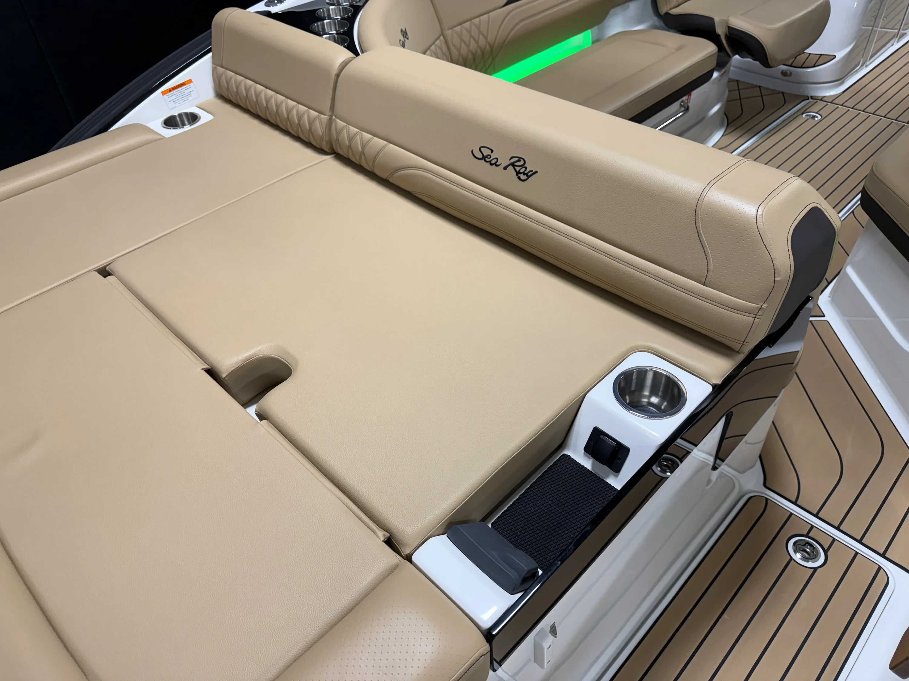 2026 Sea Ray SLX 260 Image Thumbnail #31