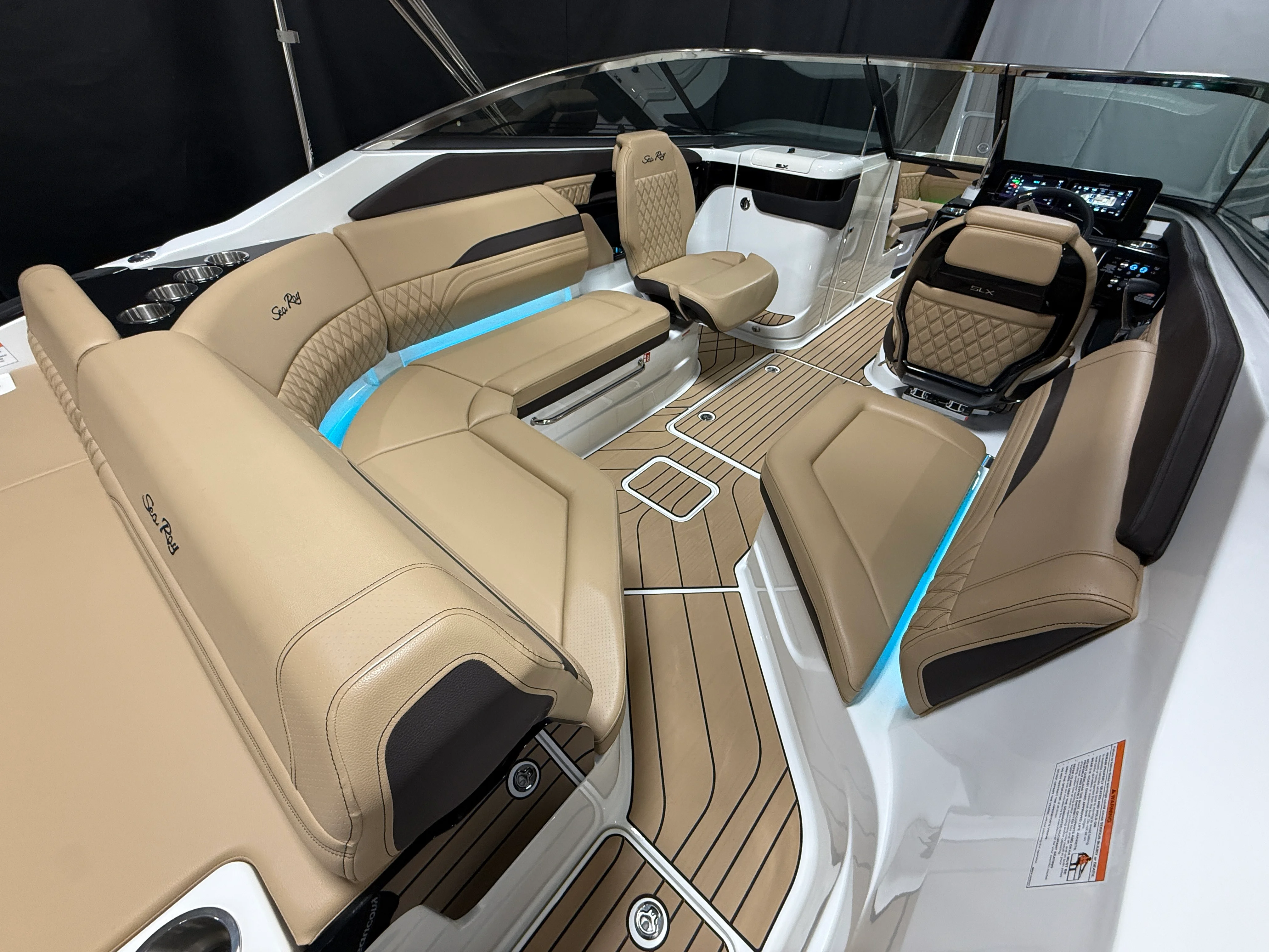 2026 Sea Ray SLX 260 Image Thumbnail #39