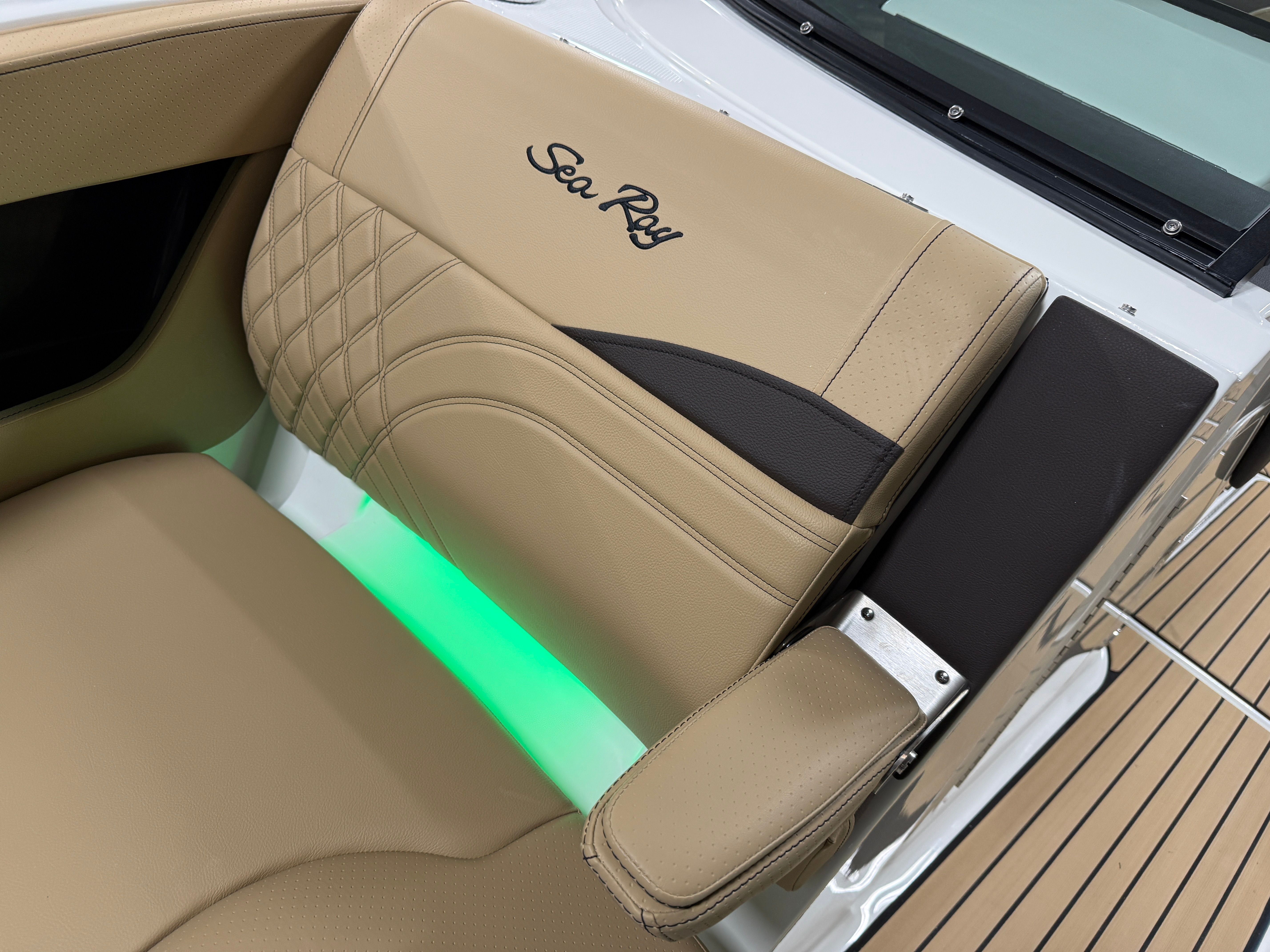 2026 Sea Ray SLX 260 Image Thumbnail #90