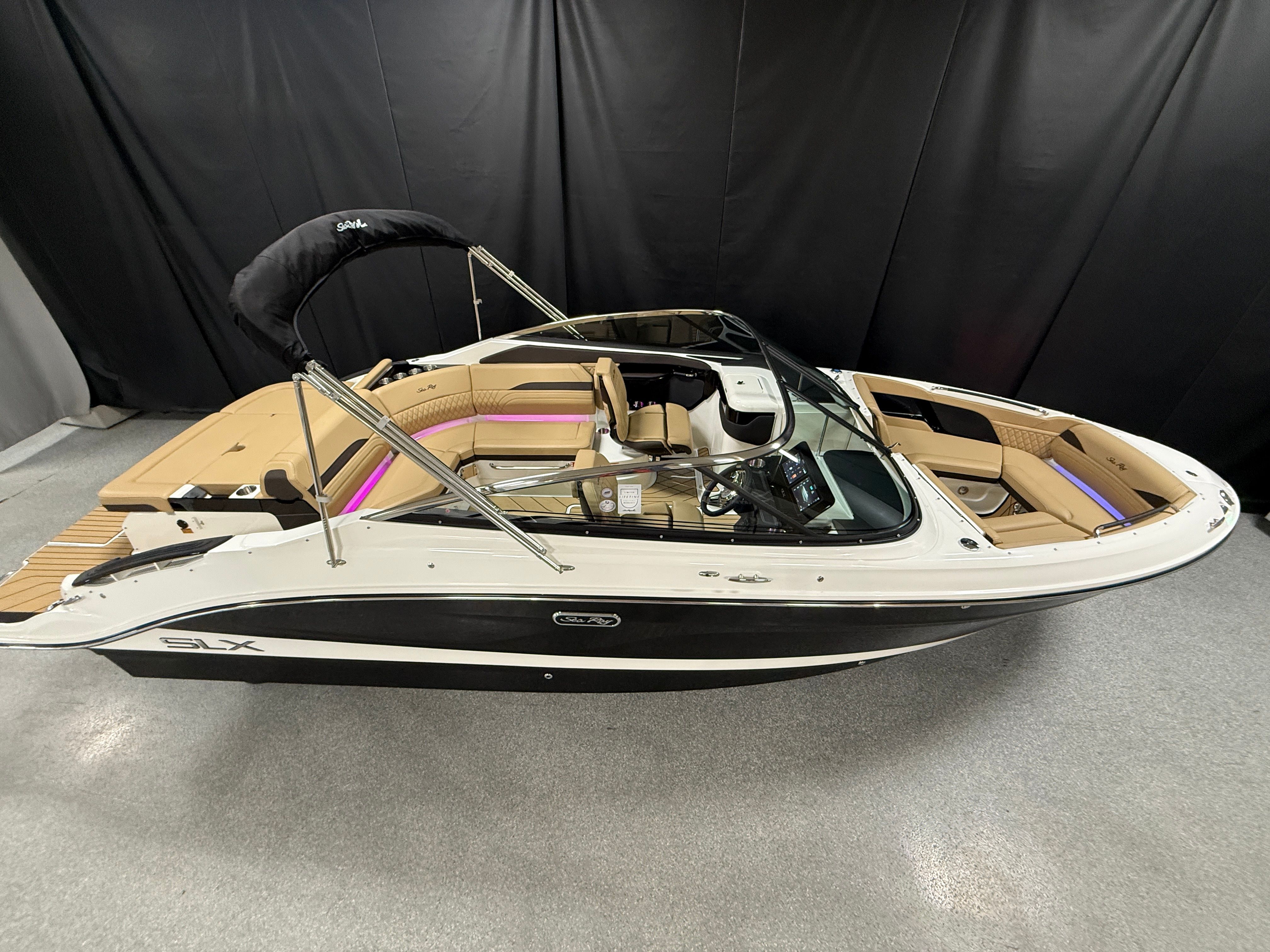 2026 Sea Ray SLX 260 Image Thumbnail #1