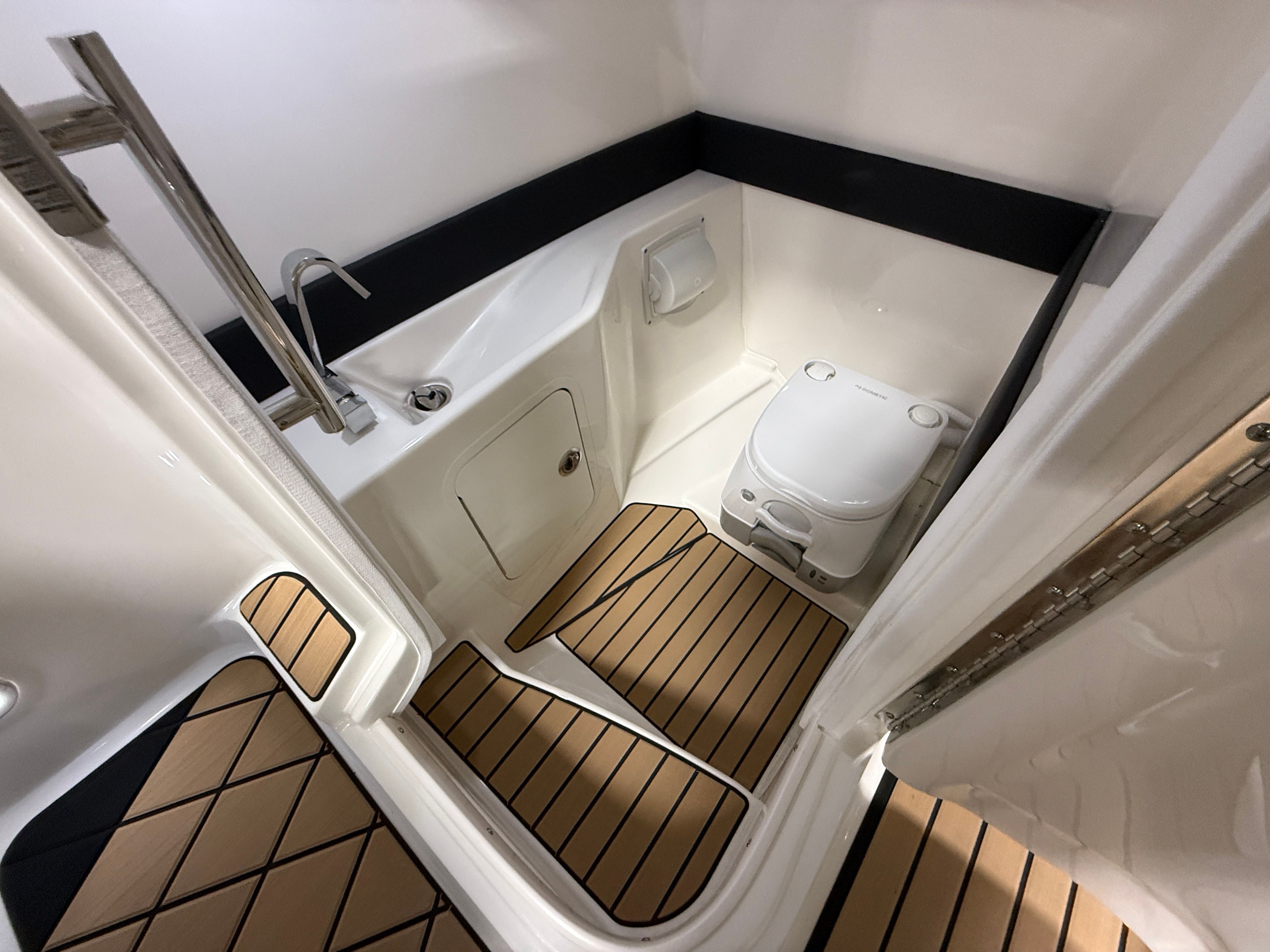 2026 Sea Ray SLX 260 Image Thumbnail #64