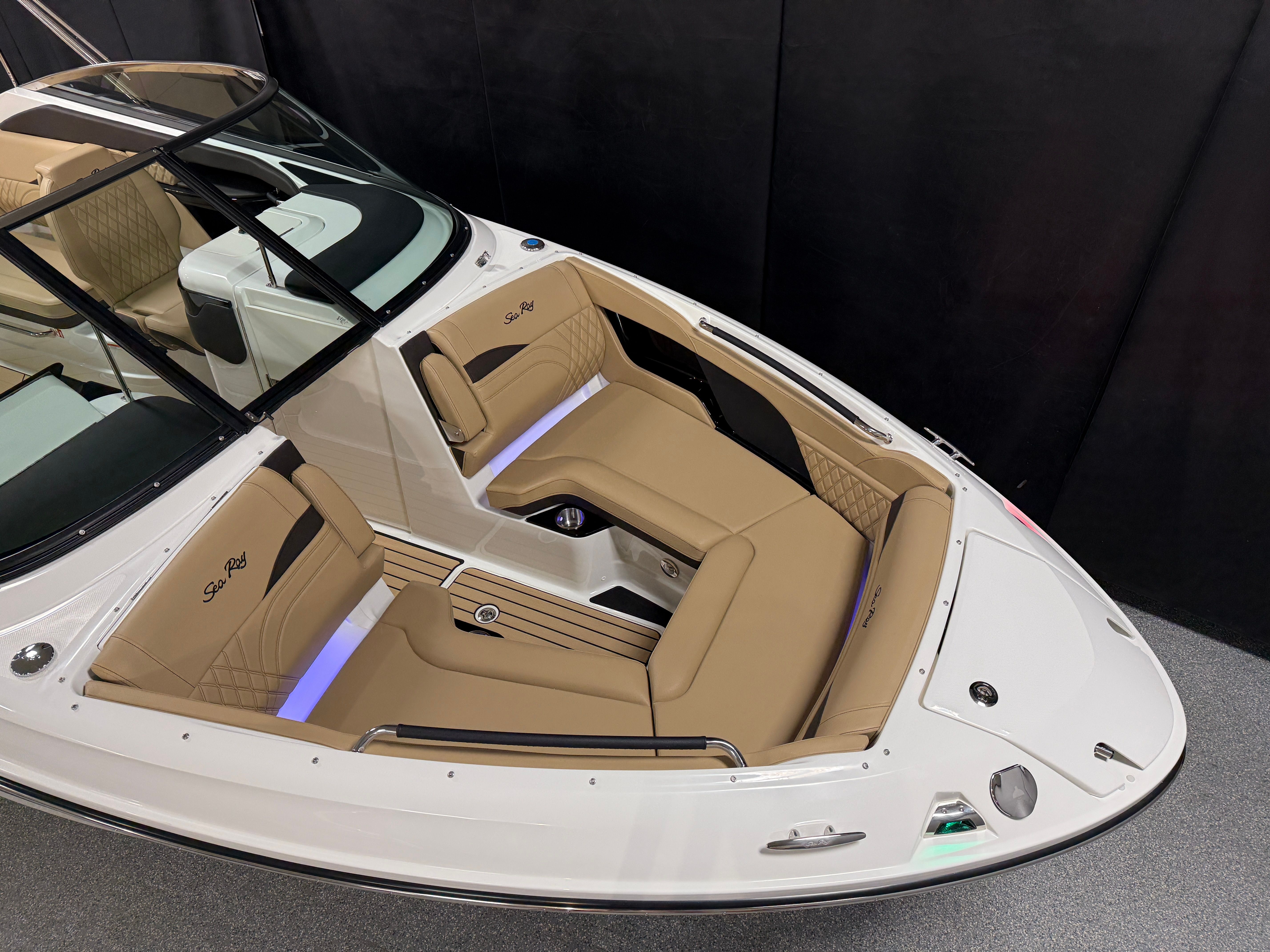 2026 Sea Ray SLX 260 Image Thumbnail #5