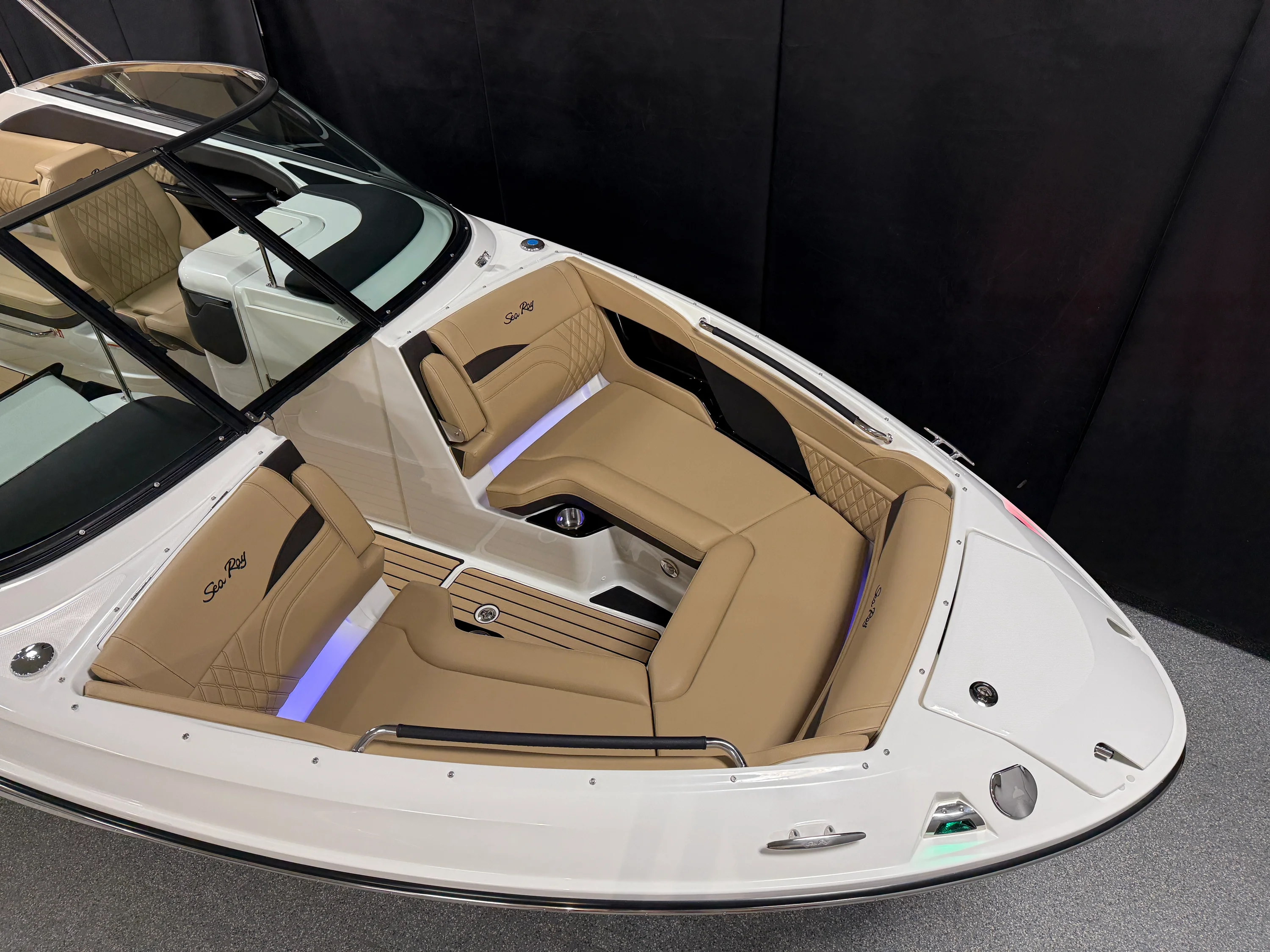 2026 Sea Ray SLX 260 Image Thumbnail #5