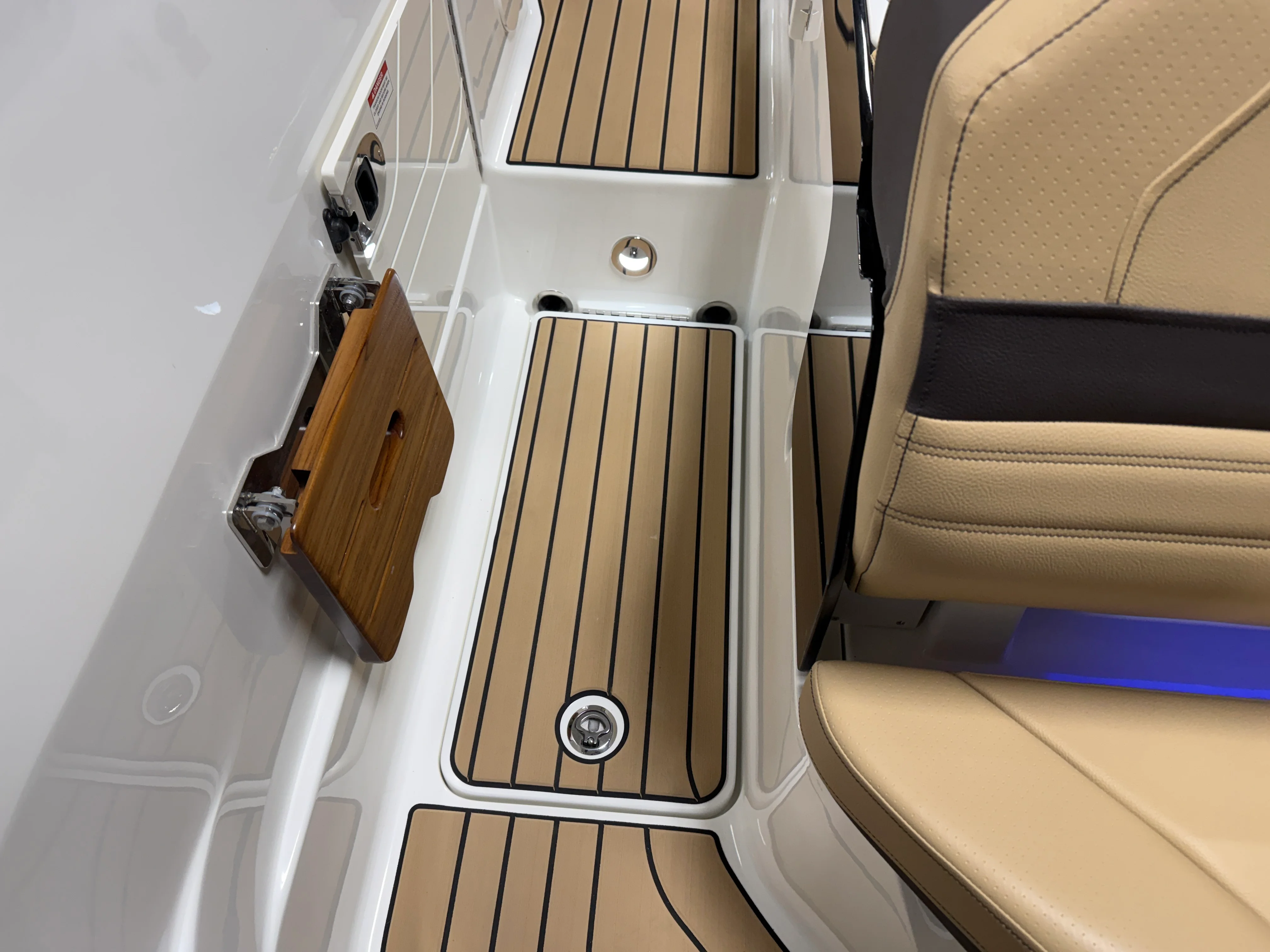 2026 Sea Ray SLX 260 Image Thumbnail #37