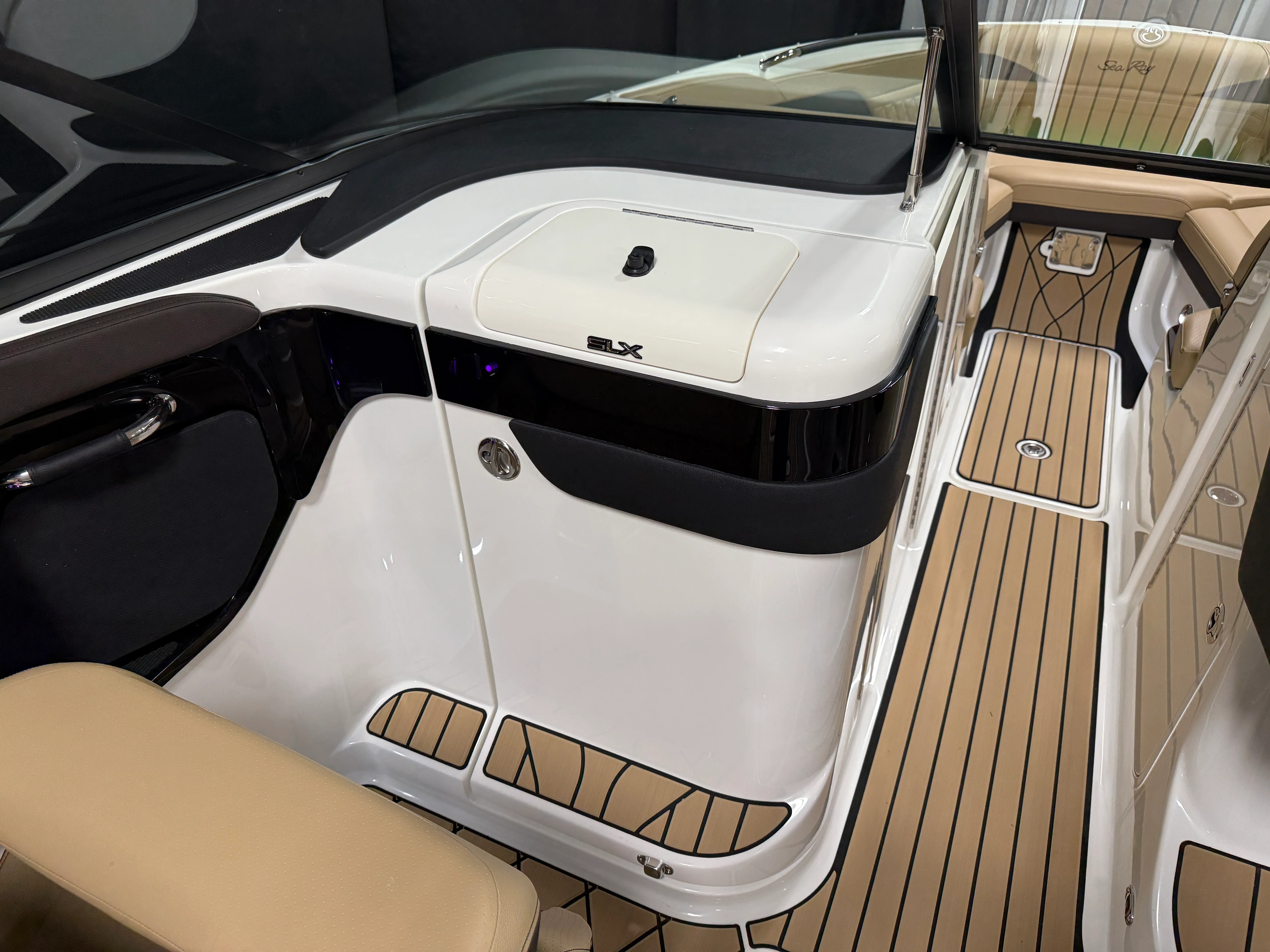 2026 Sea Ray SLX 260 Image Thumbnail #61