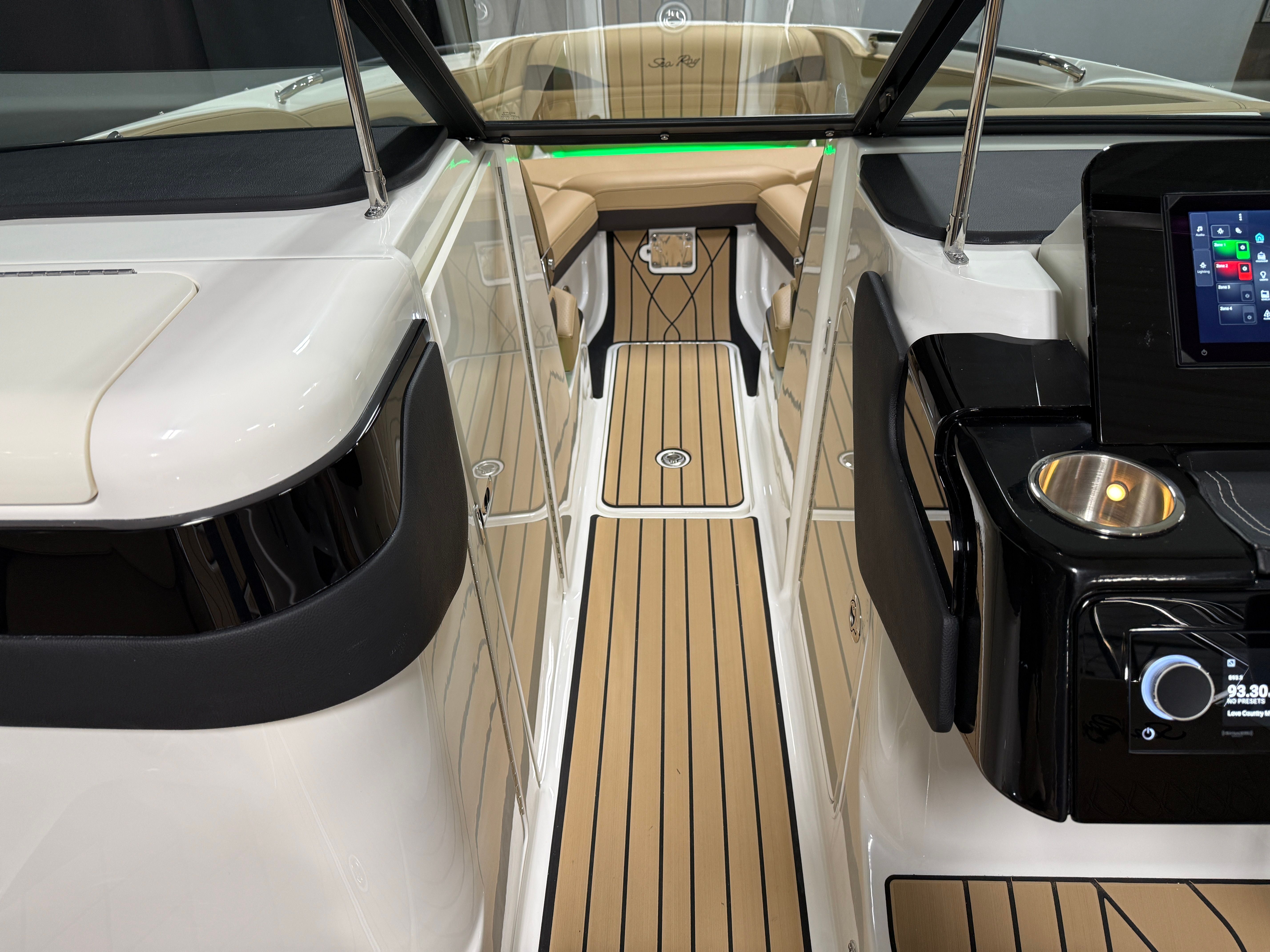 2026 Sea Ray SLX 260 Image Thumbnail #83