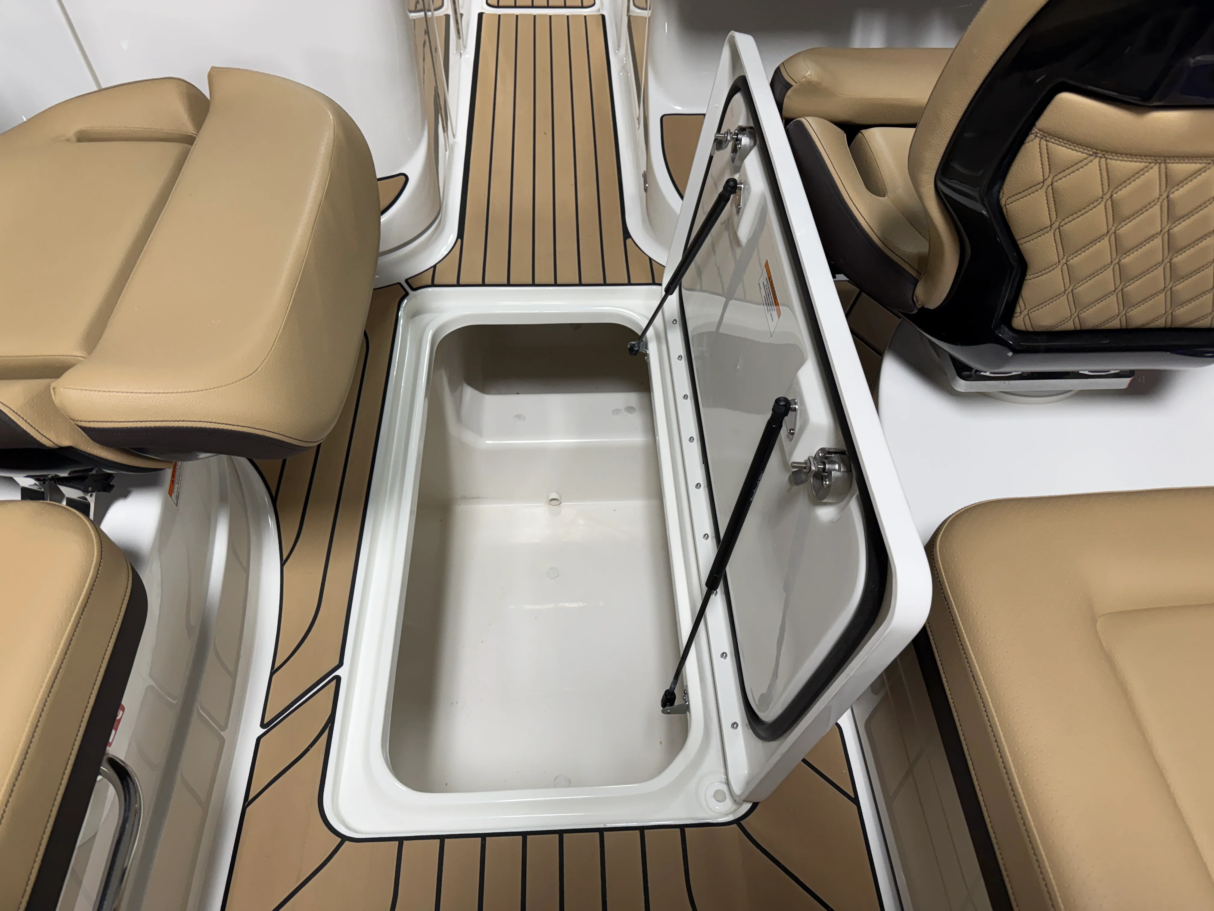 2026 Sea Ray SLX 260 Image Thumbnail #55