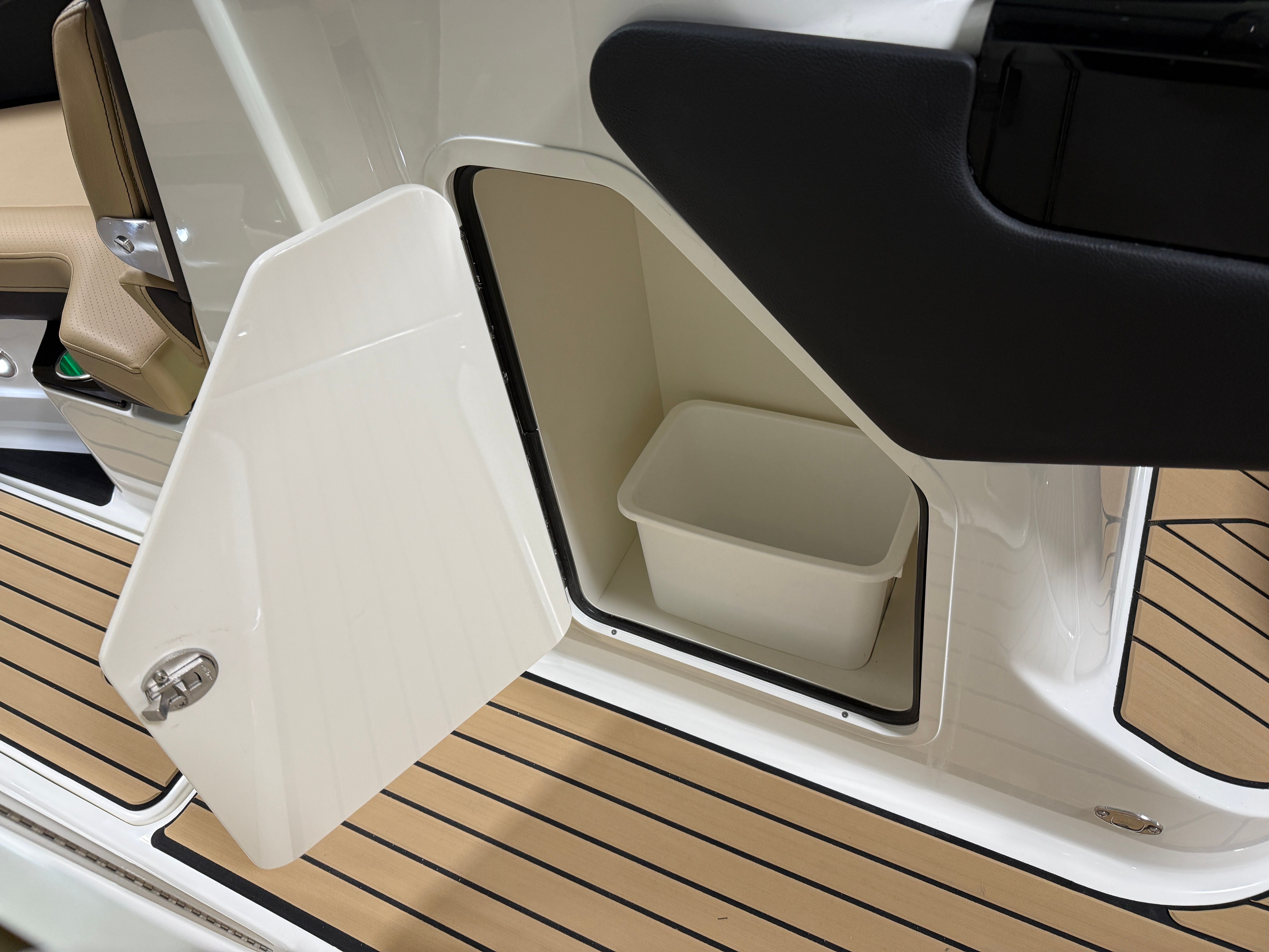 2026 Sea Ray SLX 260 Image Thumbnail #81