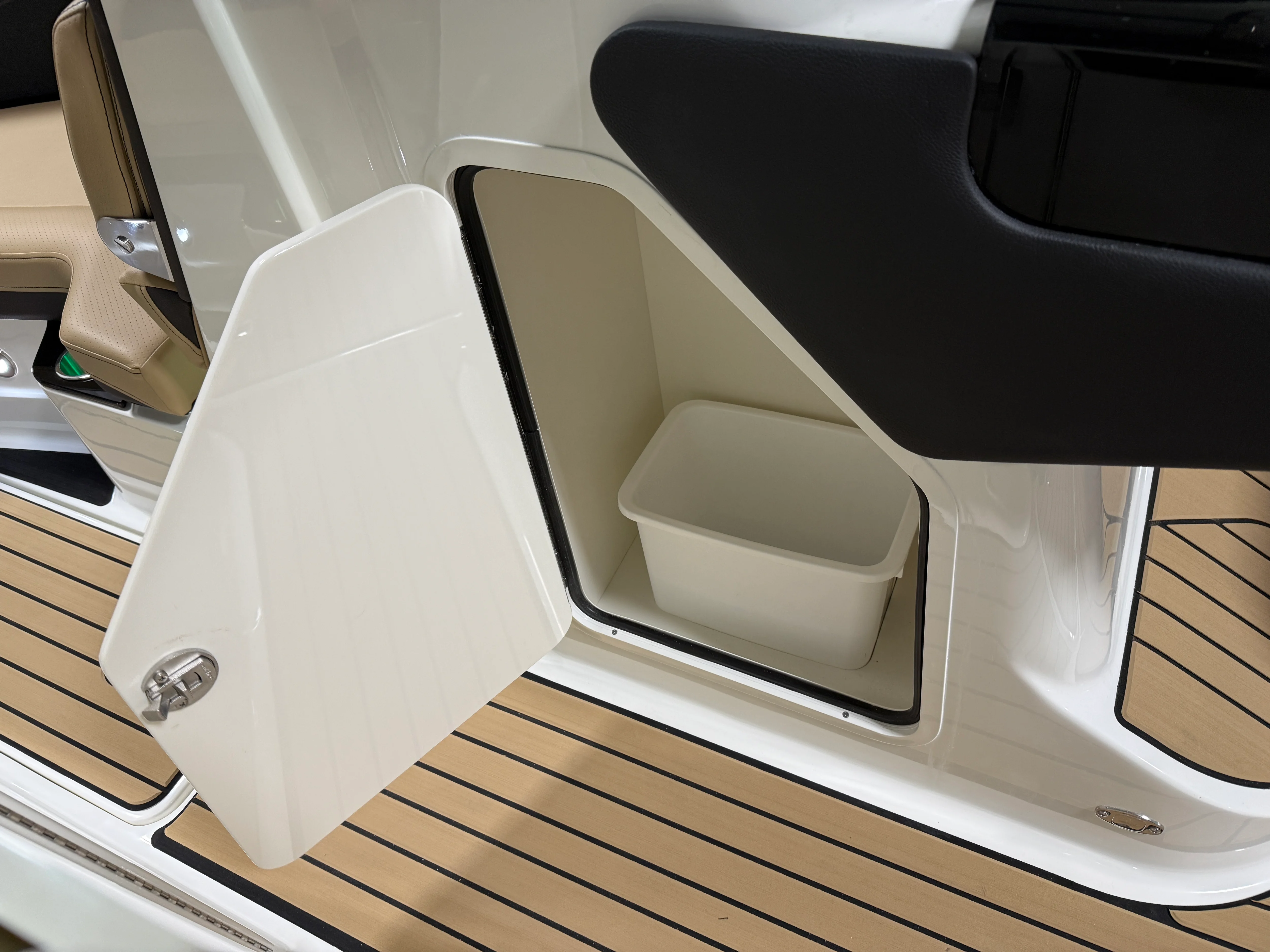 2026 Sea Ray SLX 260 Image Thumbnail #81