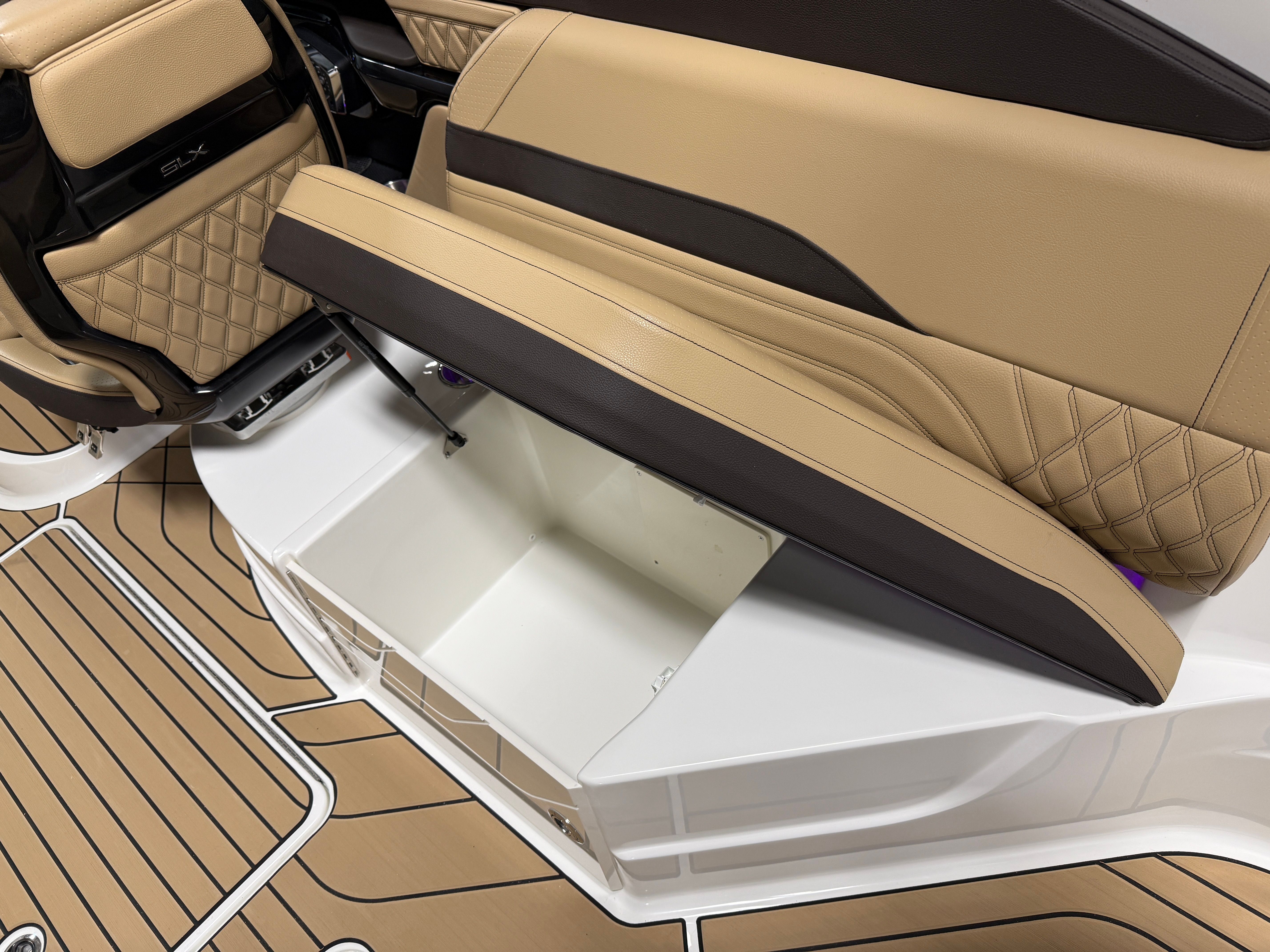 2026 Sea Ray SLX 260 Image Thumbnail #41