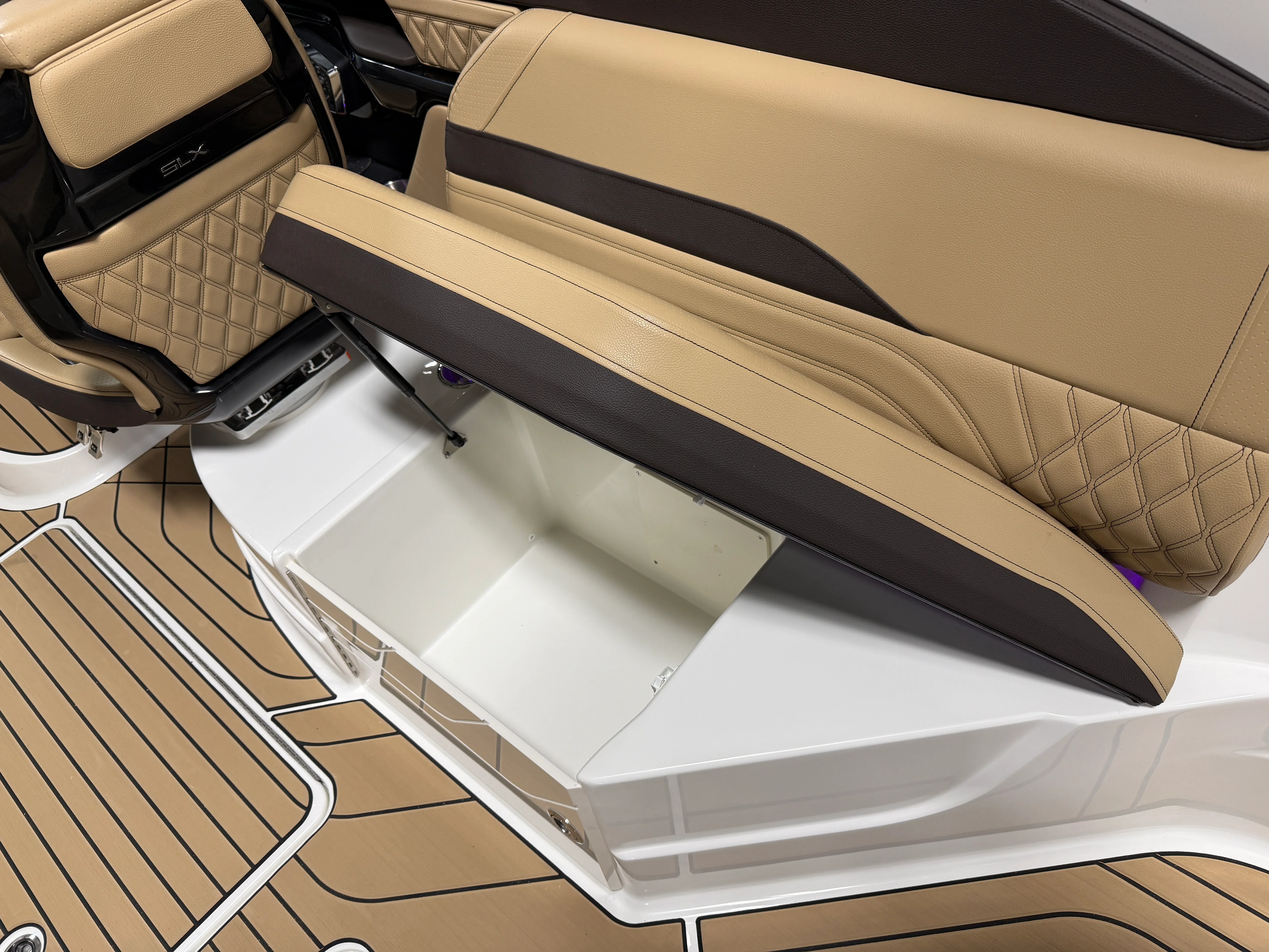 2026 Sea Ray SLX 260 Image Thumbnail #41