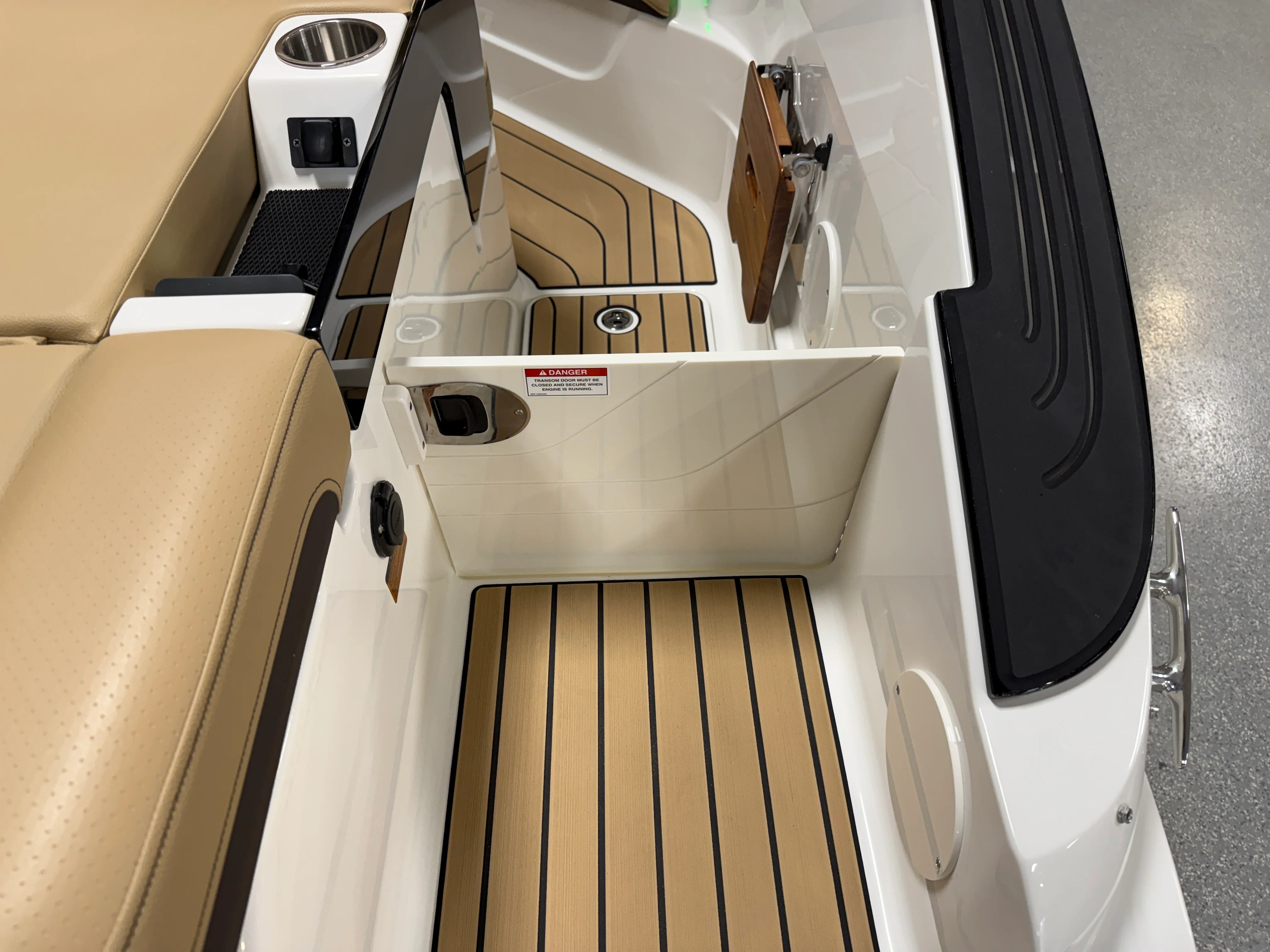 2026 Sea Ray SLX 260 Image Thumbnail #35