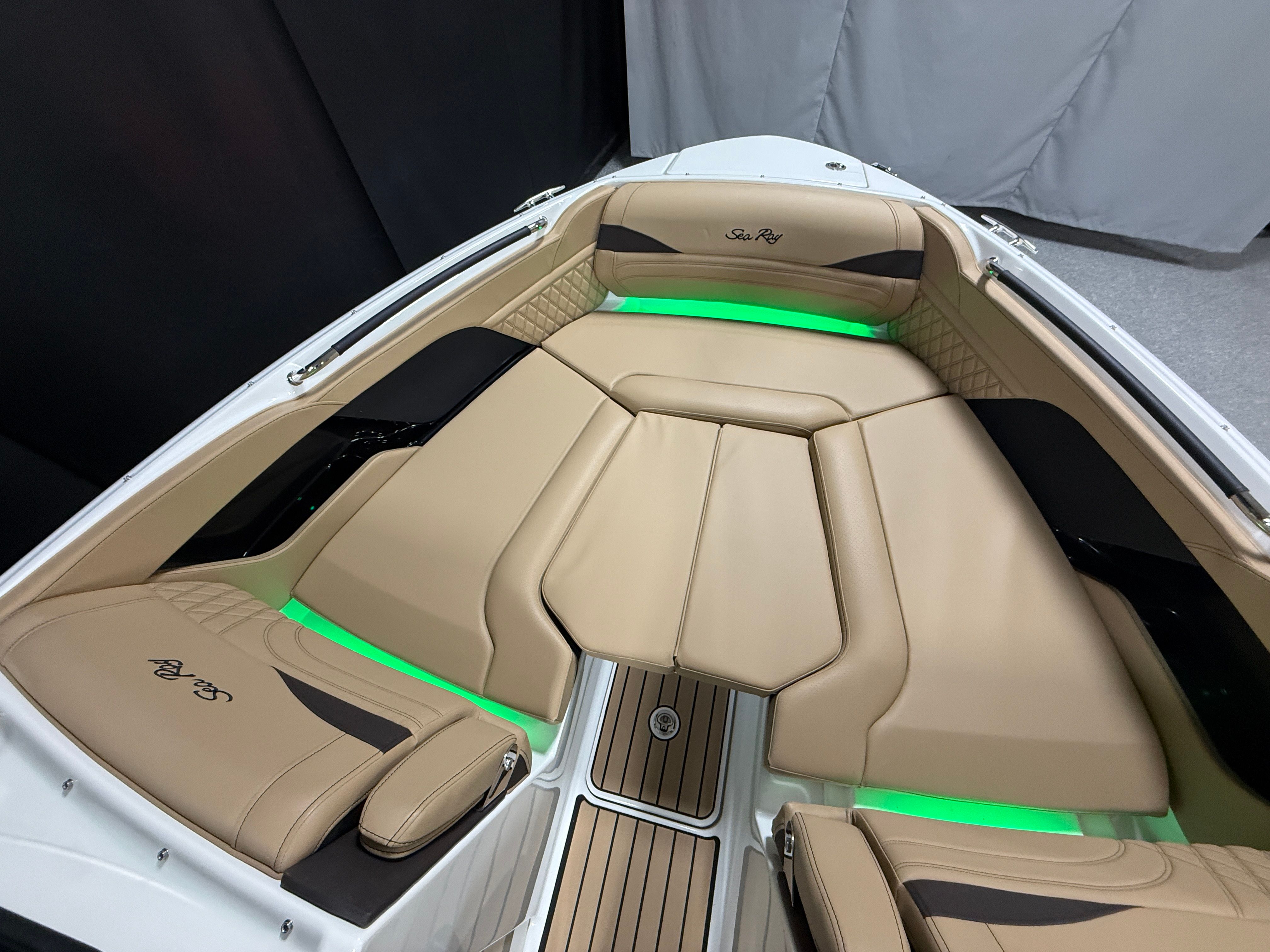 2026 Sea Ray SLX 260 Image Thumbnail #95