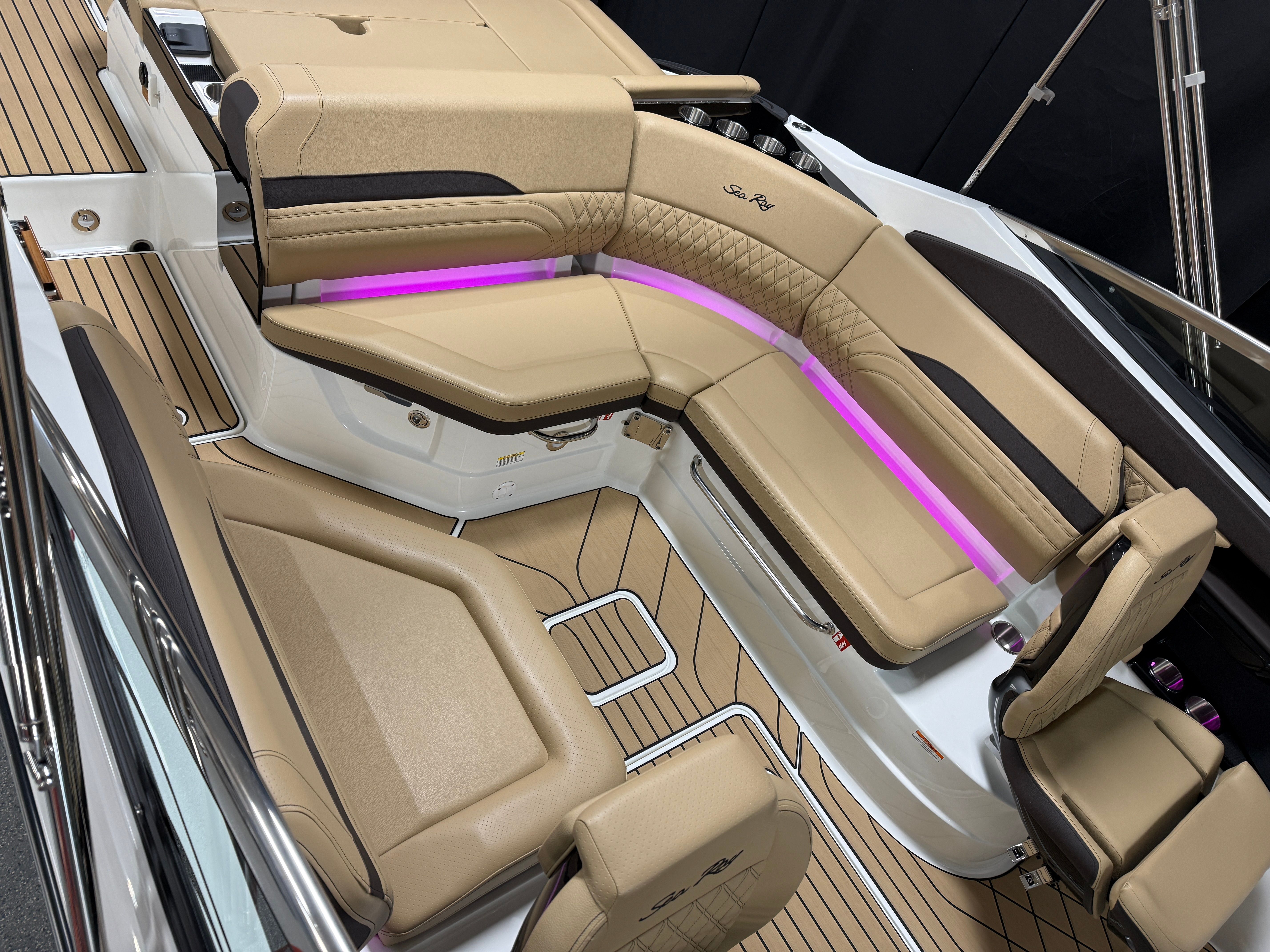 2026 Sea Ray SLX 260 Image Thumbnail #11