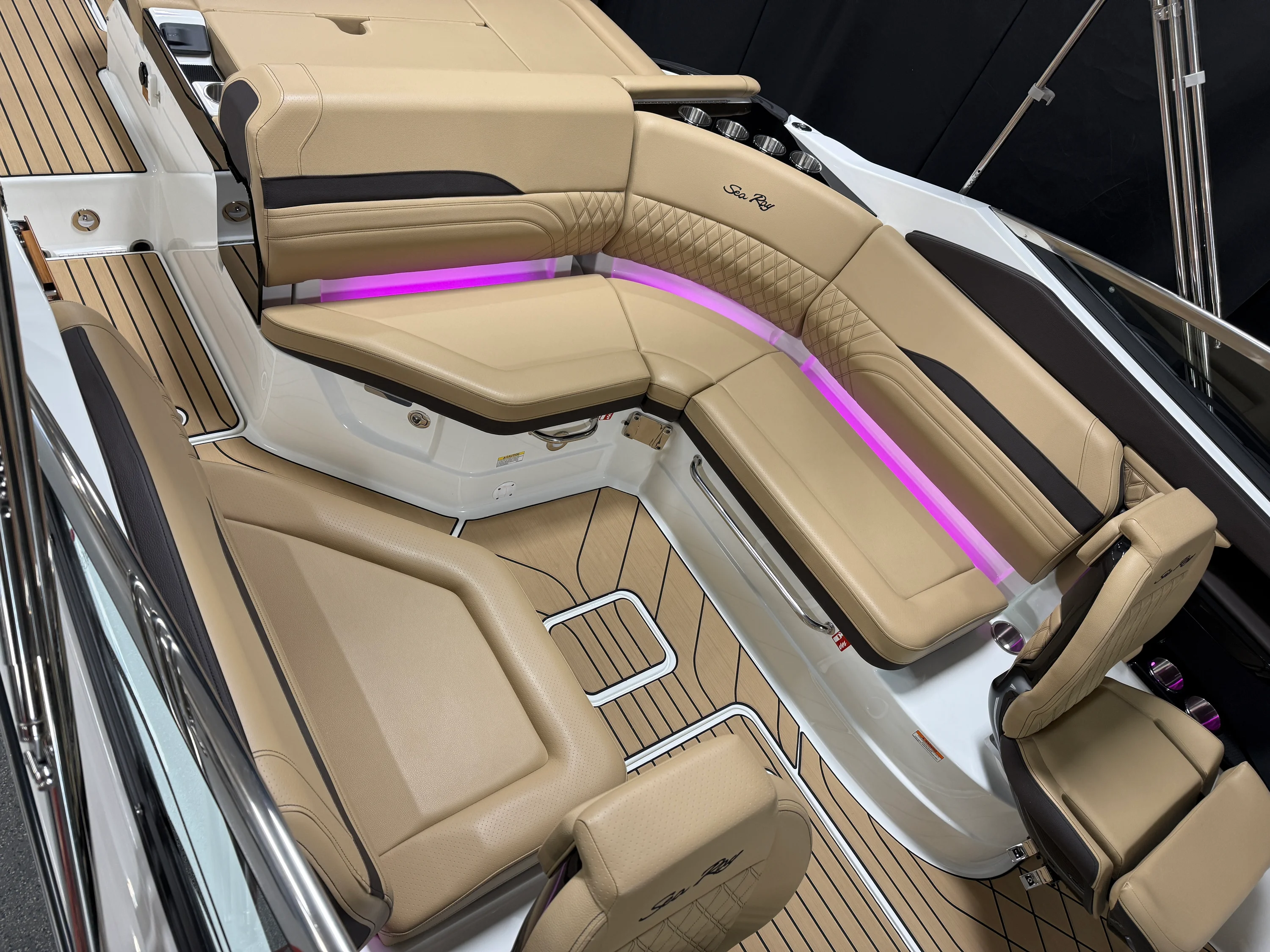 2026 Sea Ray SLX 260 Image Thumbnail #11