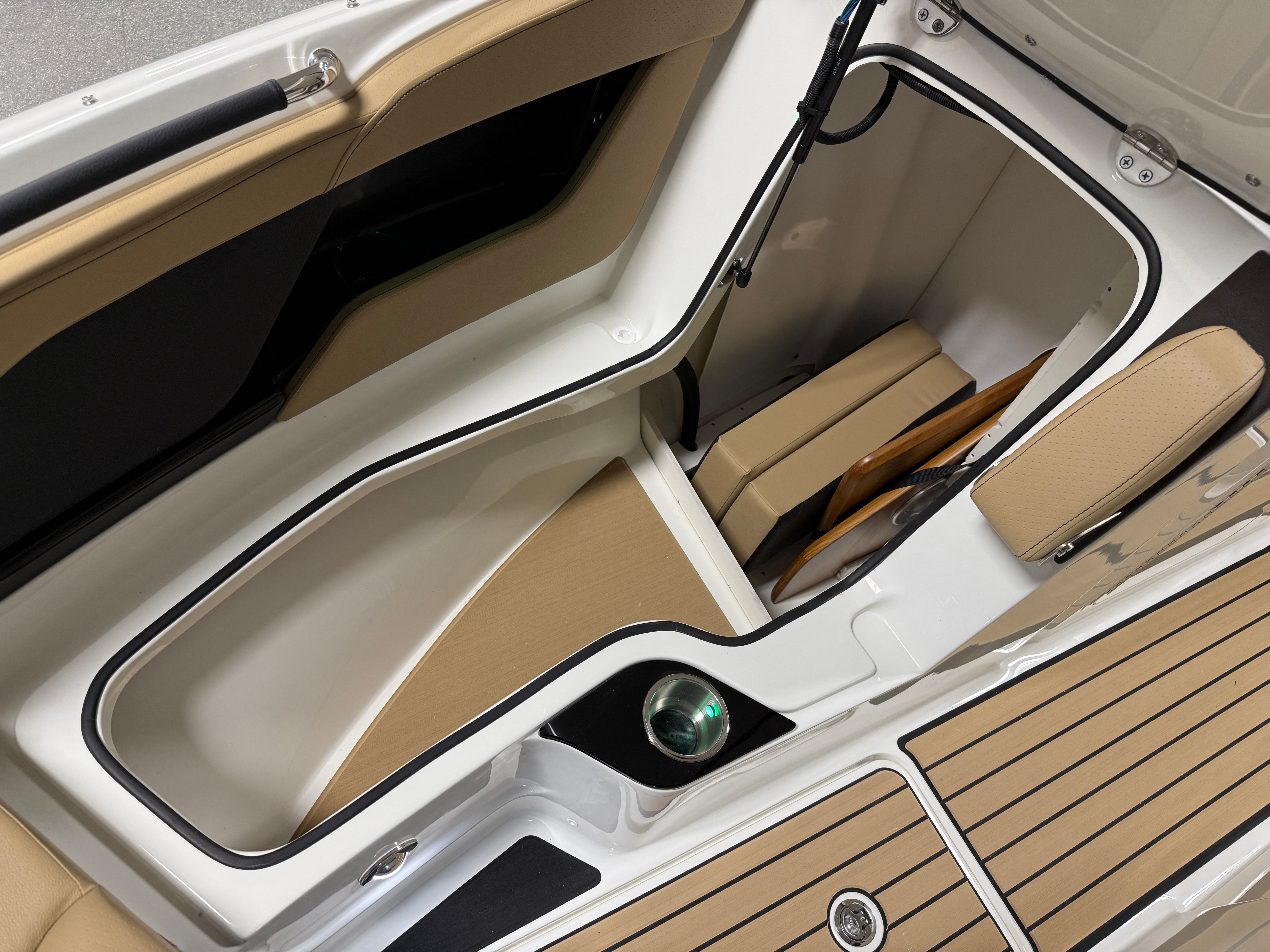 2026 Sea Ray SLX 260 Image Thumbnail #93