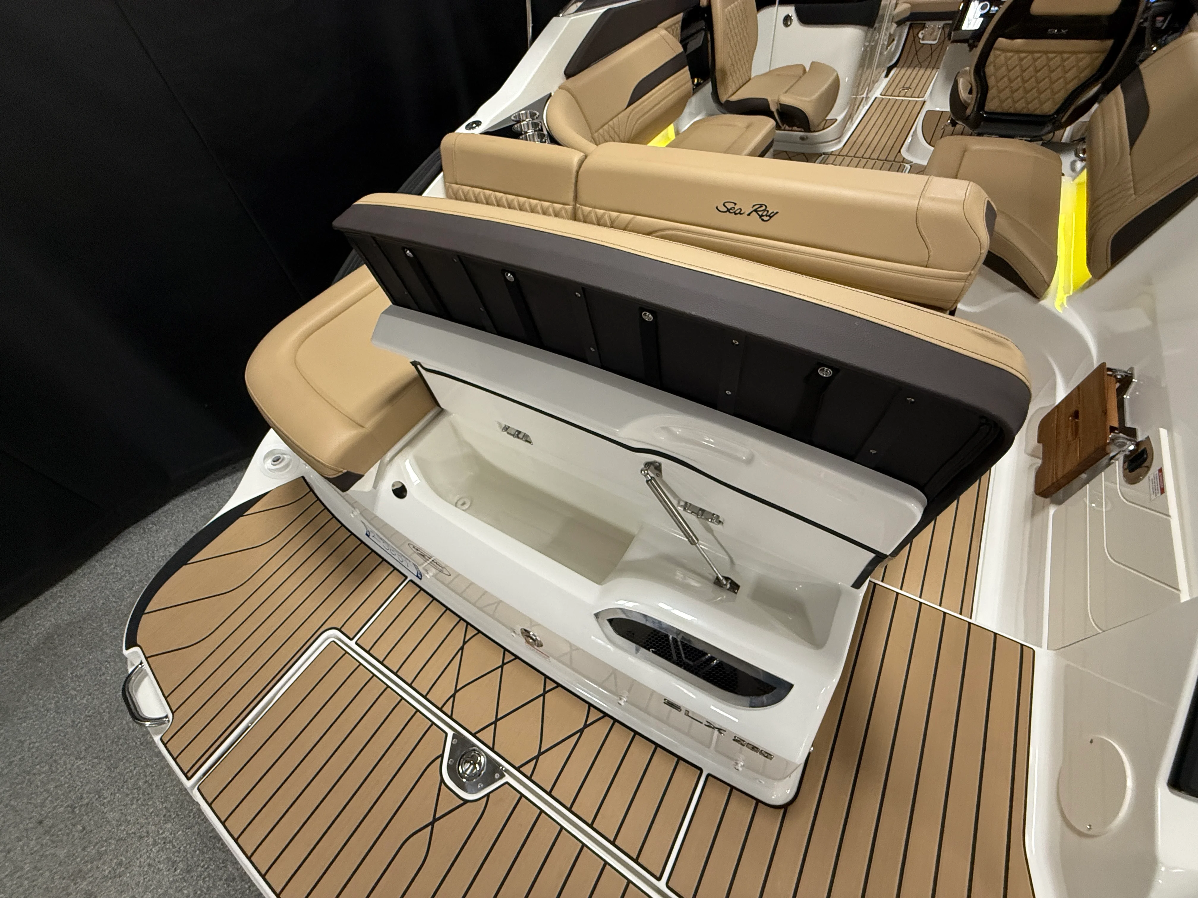 2026 Sea Ray SLX 260 Image Thumbnail #25